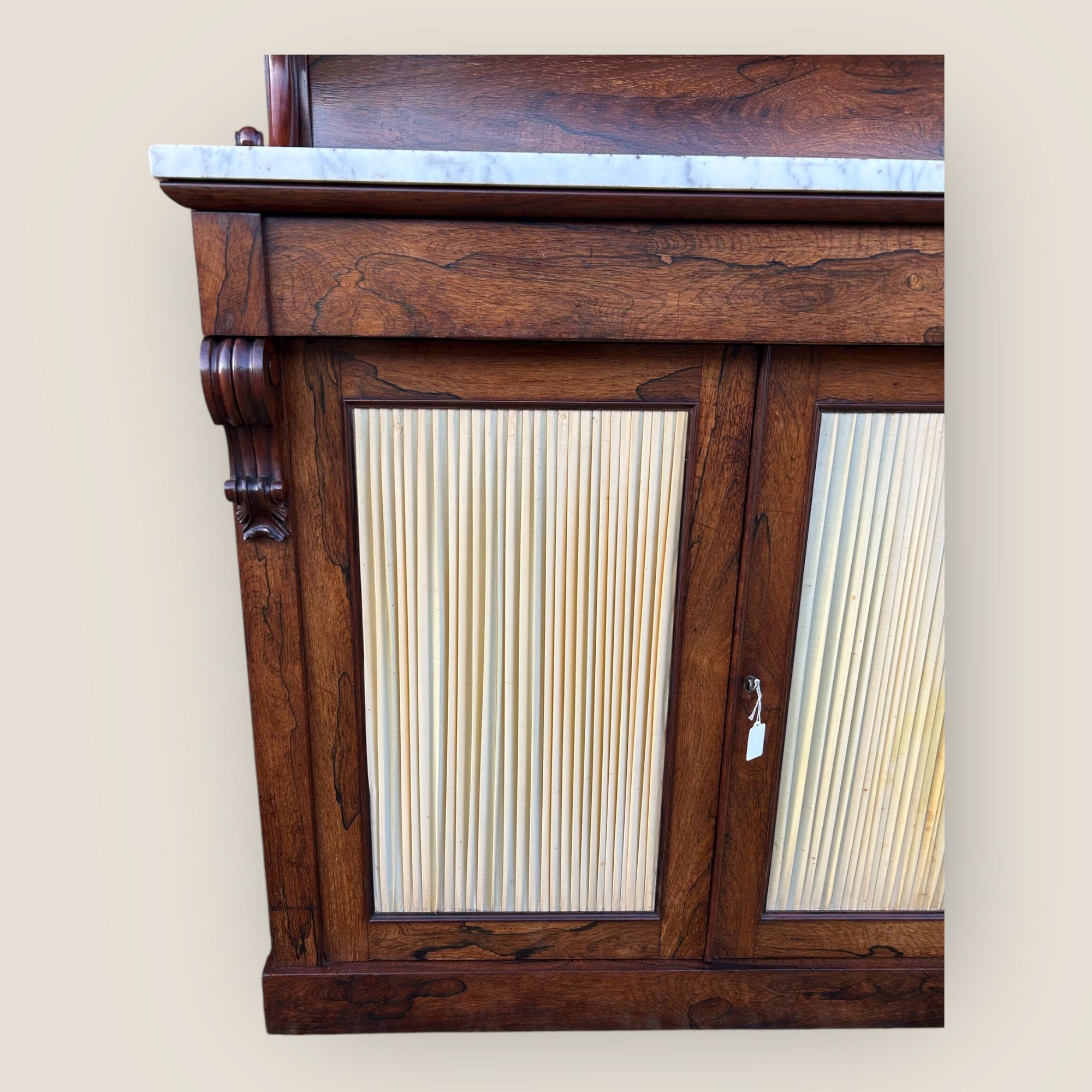 Tessuto Chiffoniere Regency in palissandro in vendita