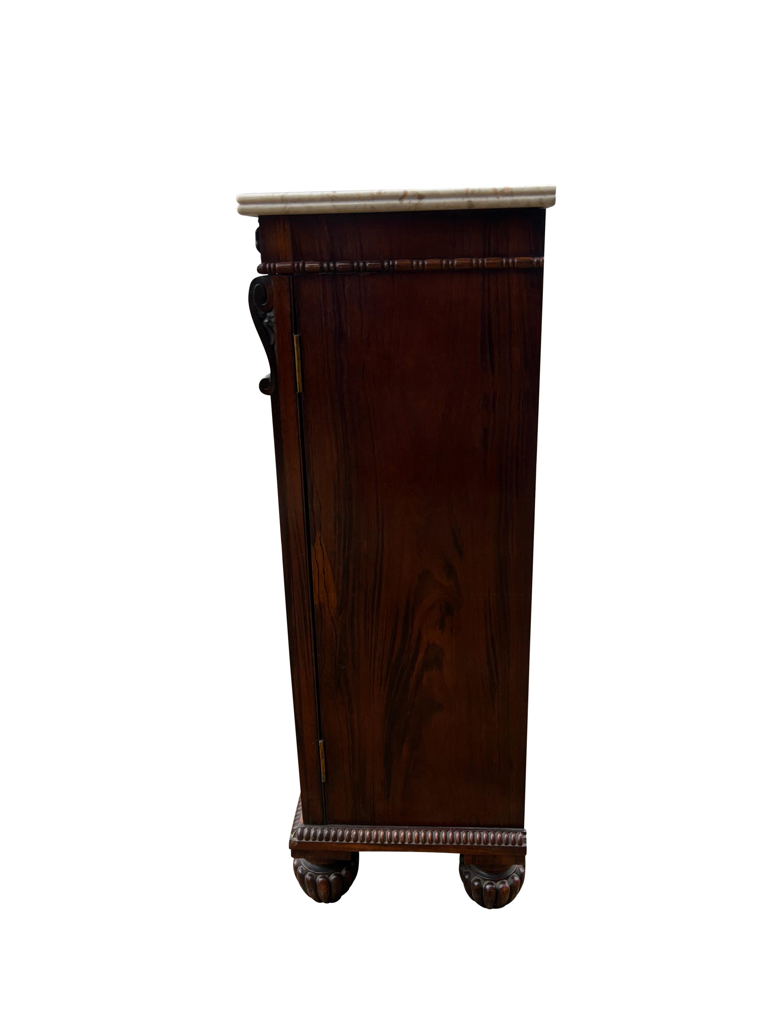 Inizio XIX secolo Credenza Regency in legno di palissandro con timbro James Winter, Londra in vendita