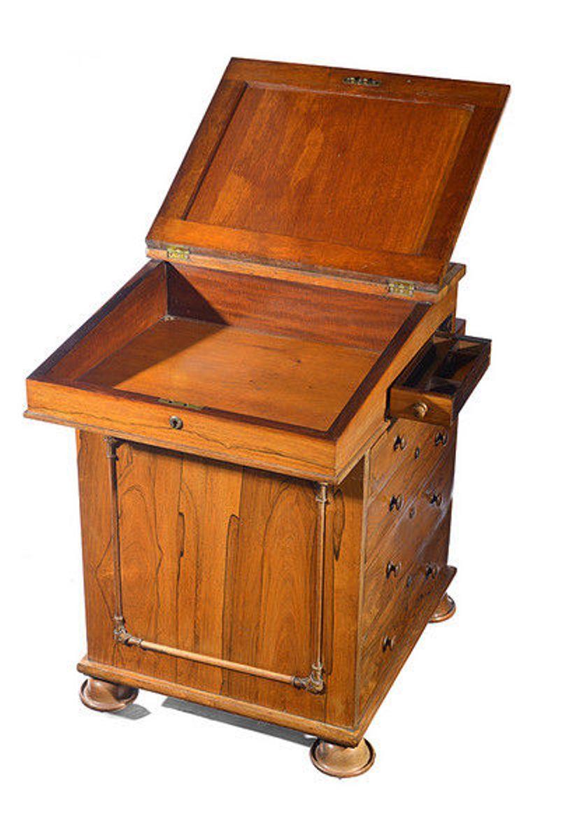 Regency Rosewood Davenport with a Sliding Top in the Manner of Gillows In Good Condition For Sale In Hemel Hempstead, Hertfordshire