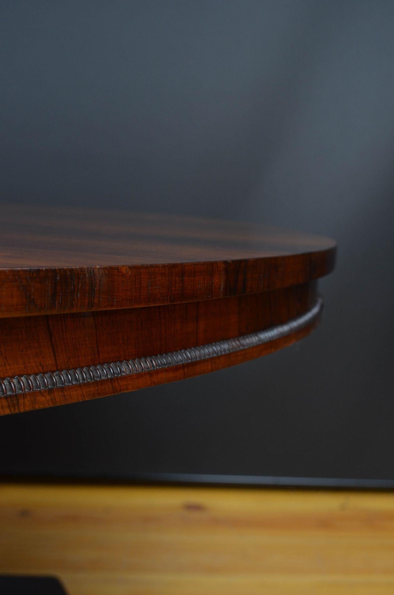 Table de salle à manger ou de centre en palissandre de style Régence en vente 13