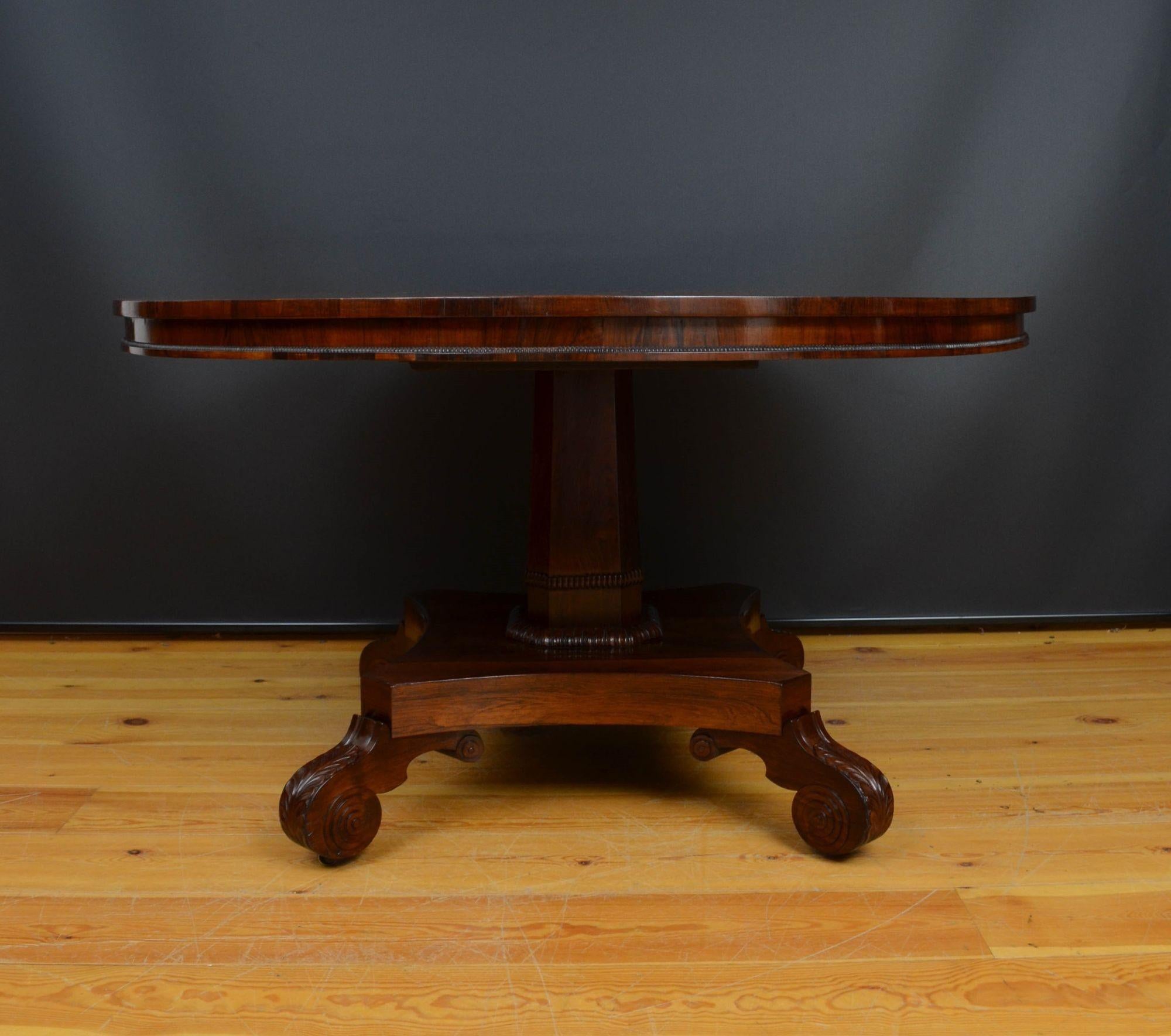 Table de salle à manger ou de centre en palissandre de style Régence en vente 14