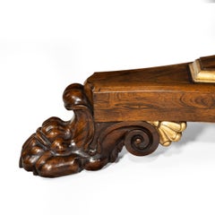 Table centrale en bois de rose de style Régence à cinq pieds basculant Anglais, vers 1815