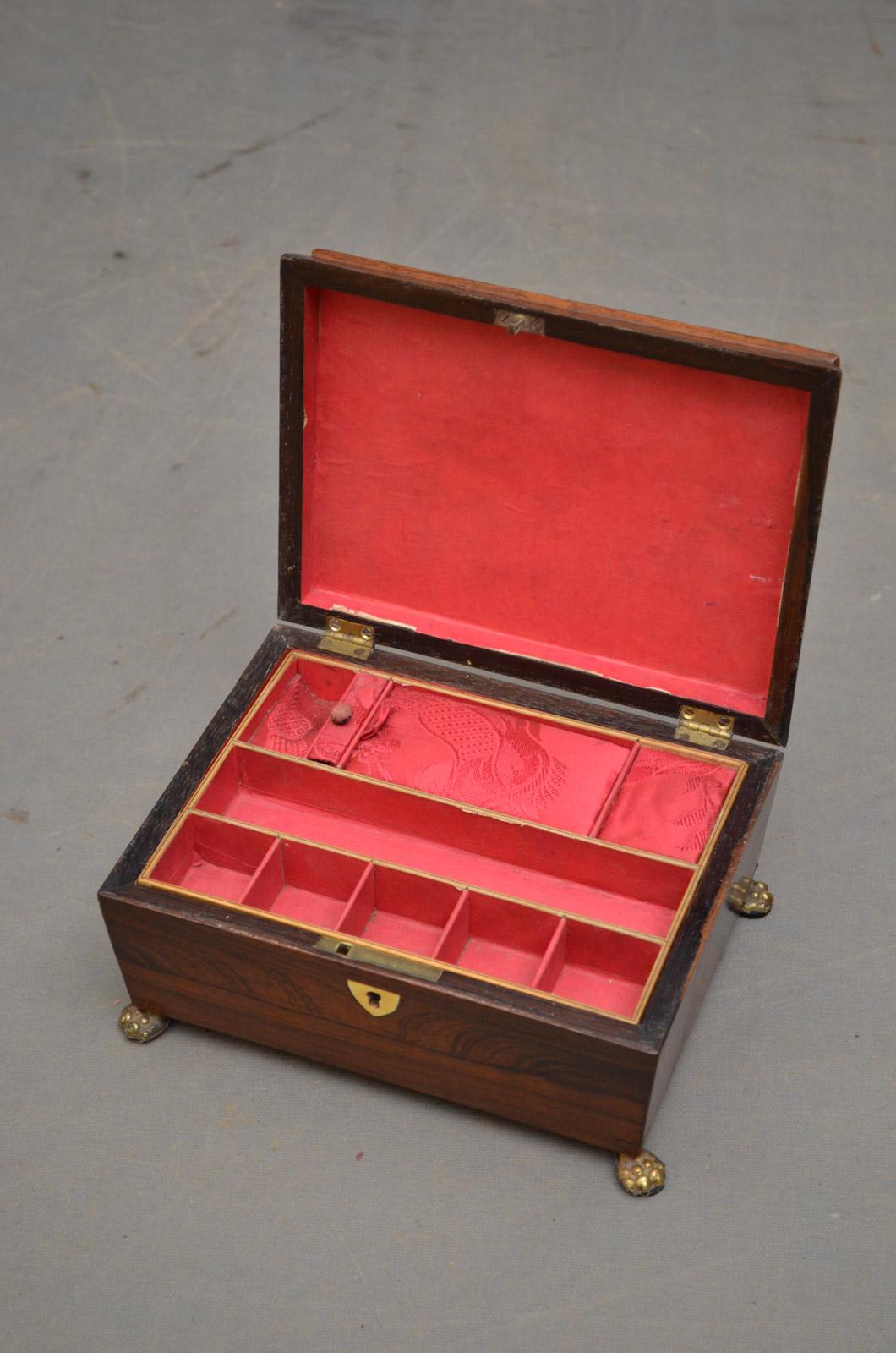 Regency Rosewood Jewelry Box (Englisch)