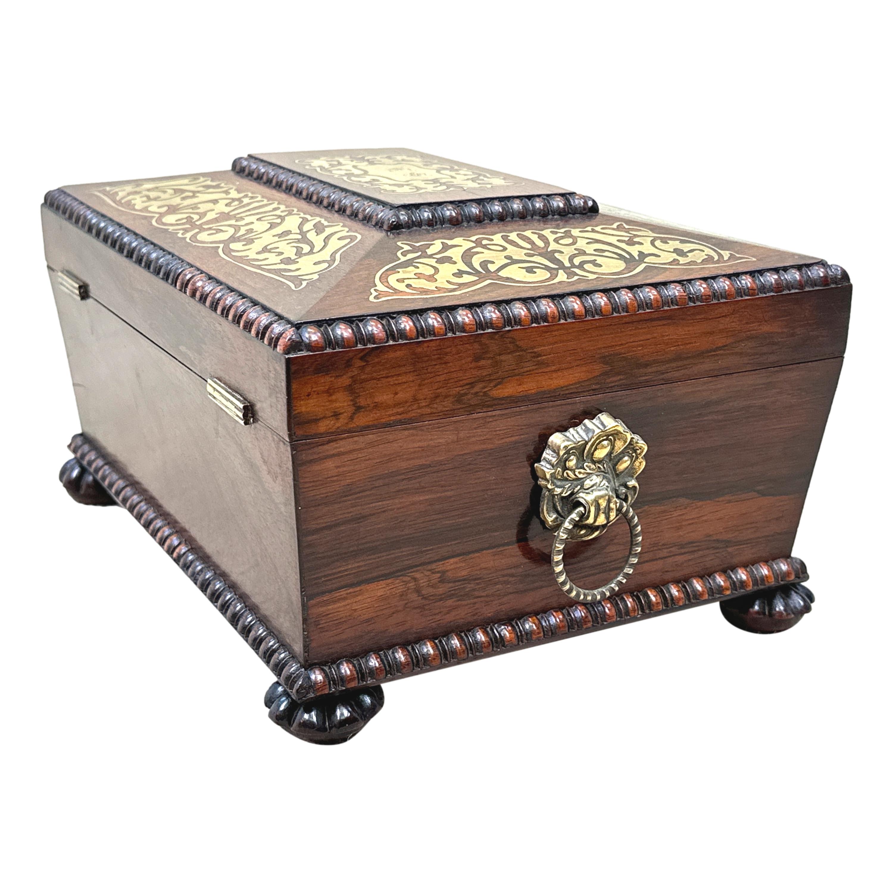 Boîte à bijoux en bois de rose de style Régence en vente 6