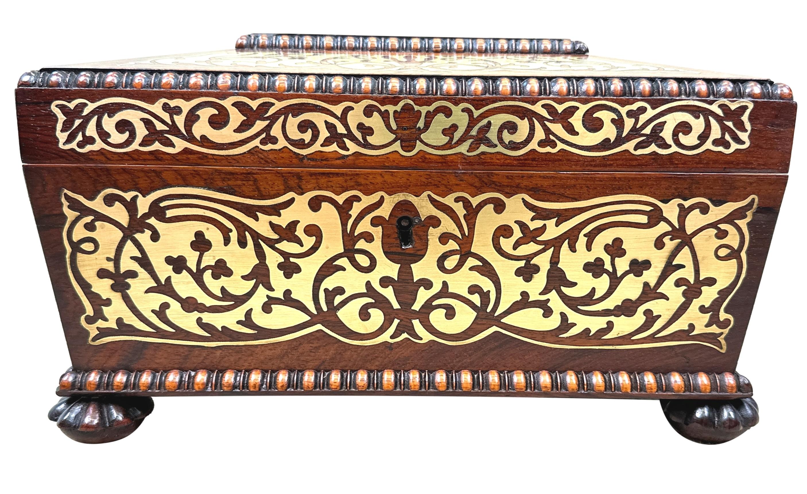 Boîte à bijoux en bois de rose de style Régence en vente 7