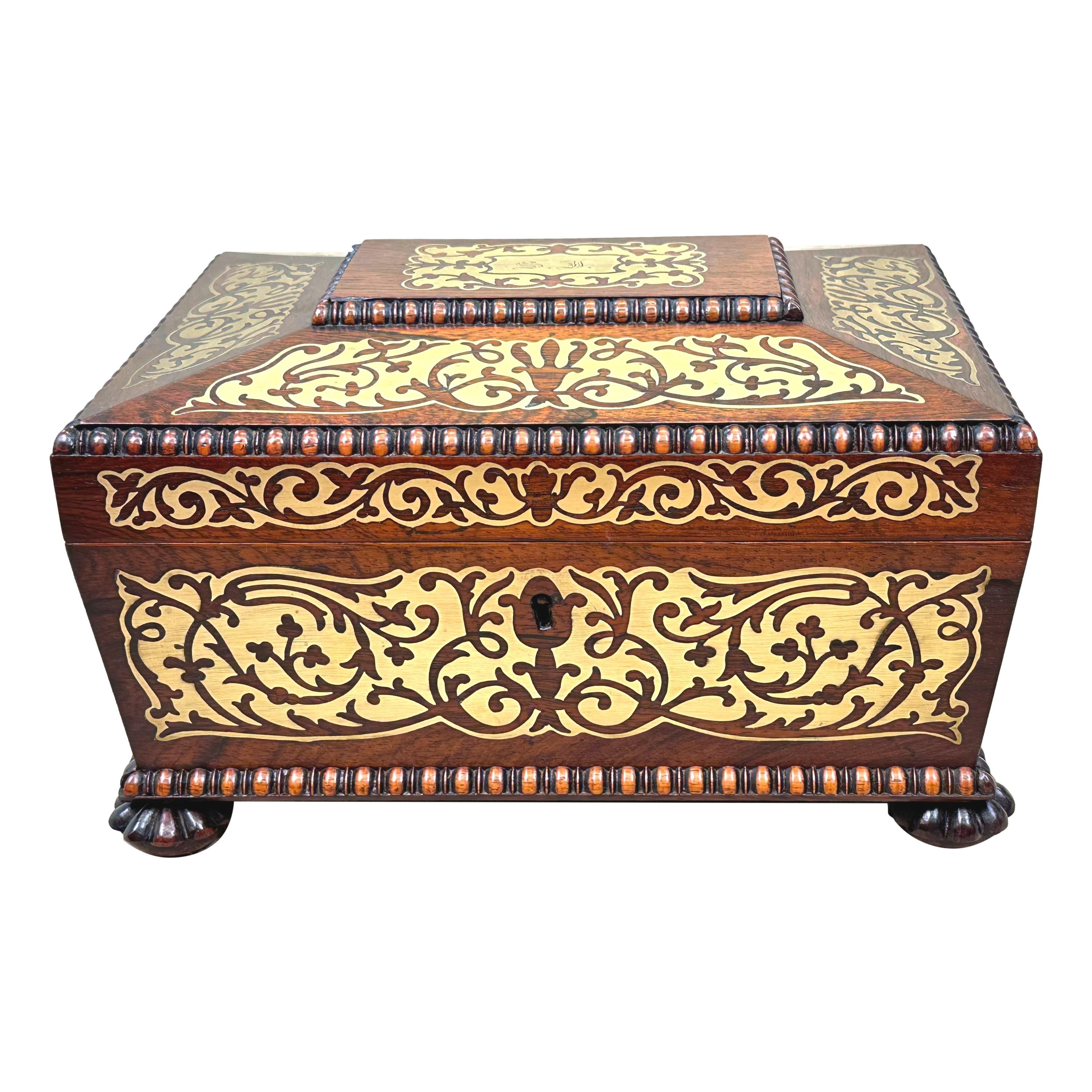 Boîte à bijoux en bois de rose de style Régence en vente 10