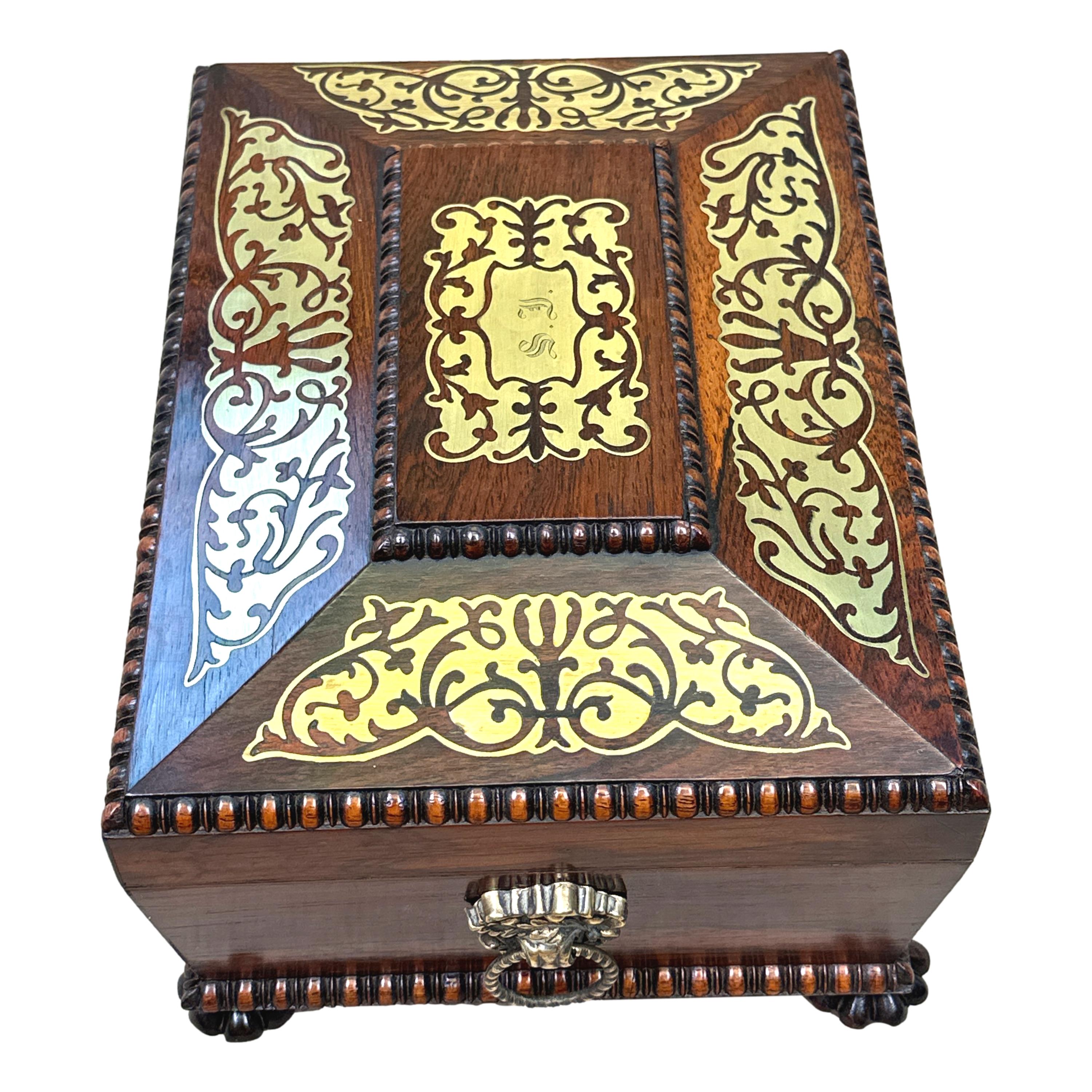 Boîte à bijoux en bois de rose de style Régence Bon état - En vente à Bedfordshire, GB
