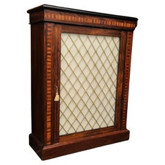 Ancienne armoire victorienne anglaise en bois de rose avec façade émaillée vers 1800