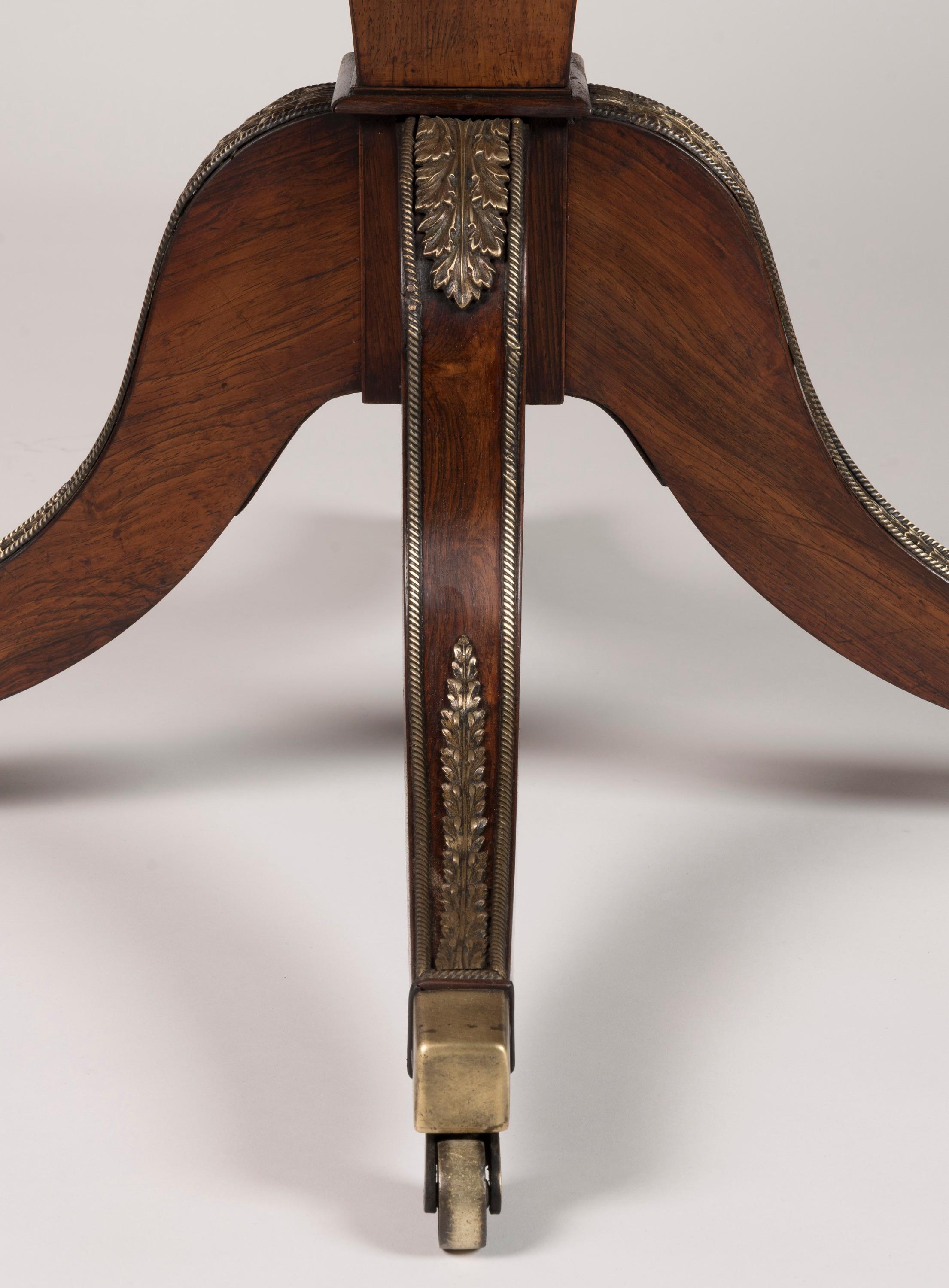 Regency Rosewood Tilt-Top Centre Table, attributed to George Oakley, c. 1815 In Good Condition For Sale In London, GB