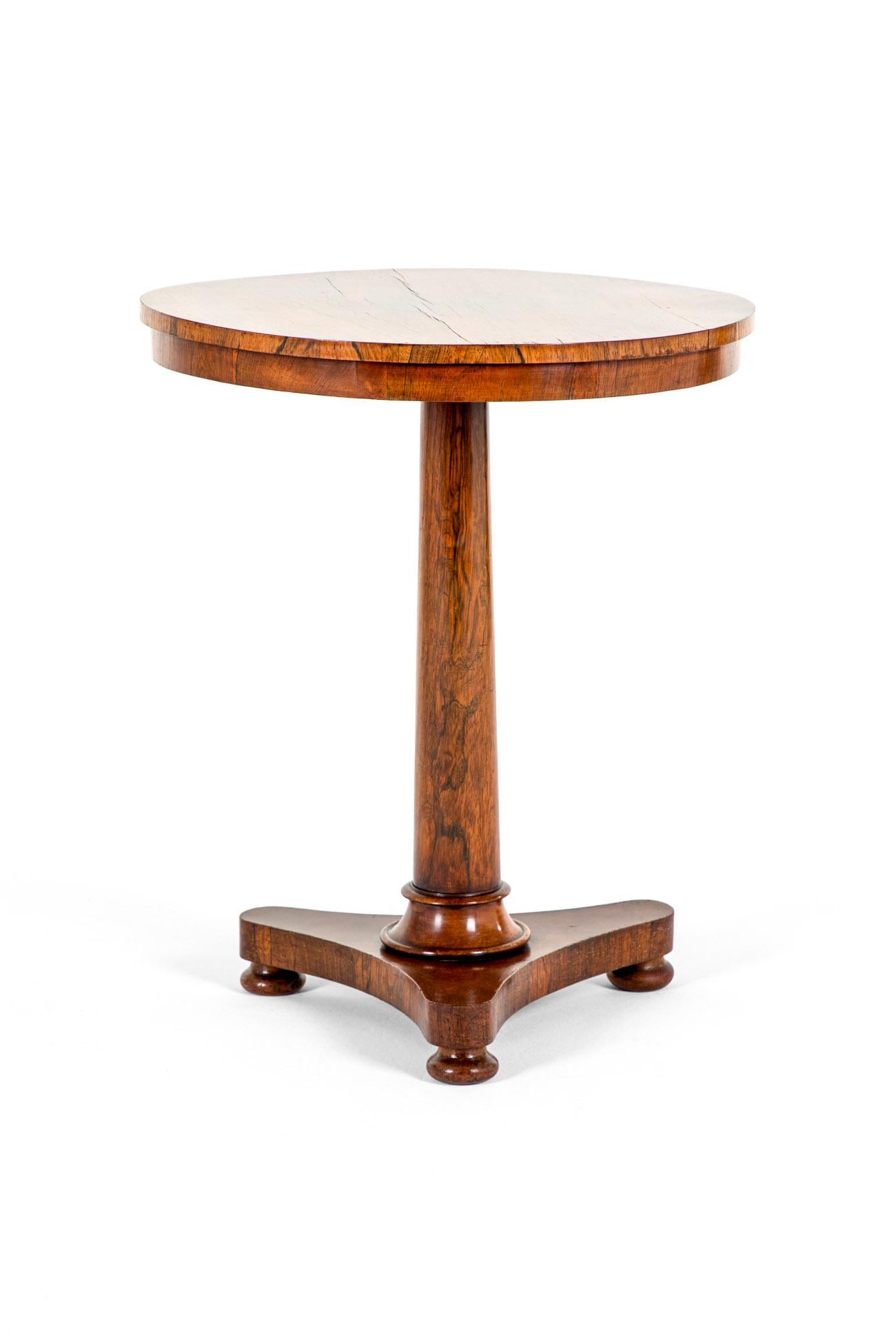 Britannique Table à vin Regency en bois de rose en vente