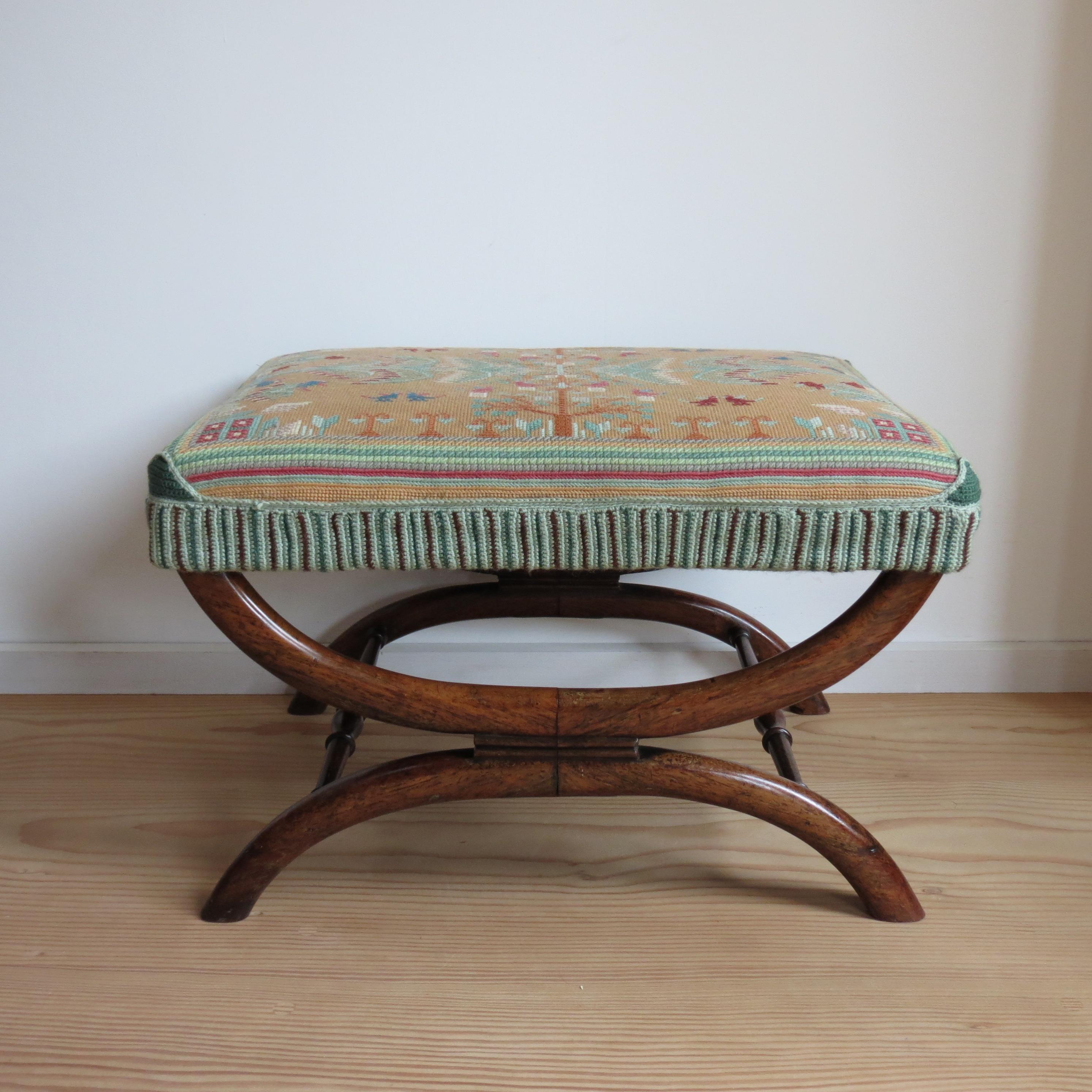 Regency Rosewood X Frame Stool with Tapestry 1830s In Good Condition In Stow on the Wold, GB