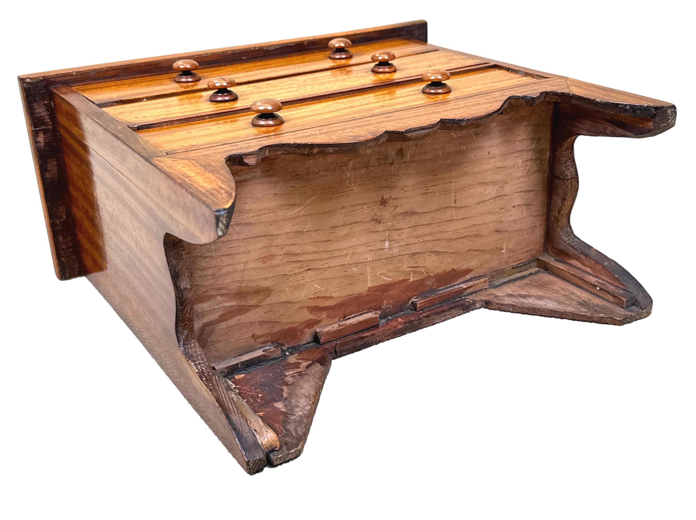 Coffre miniature Regency en bois de satin en vente 1
