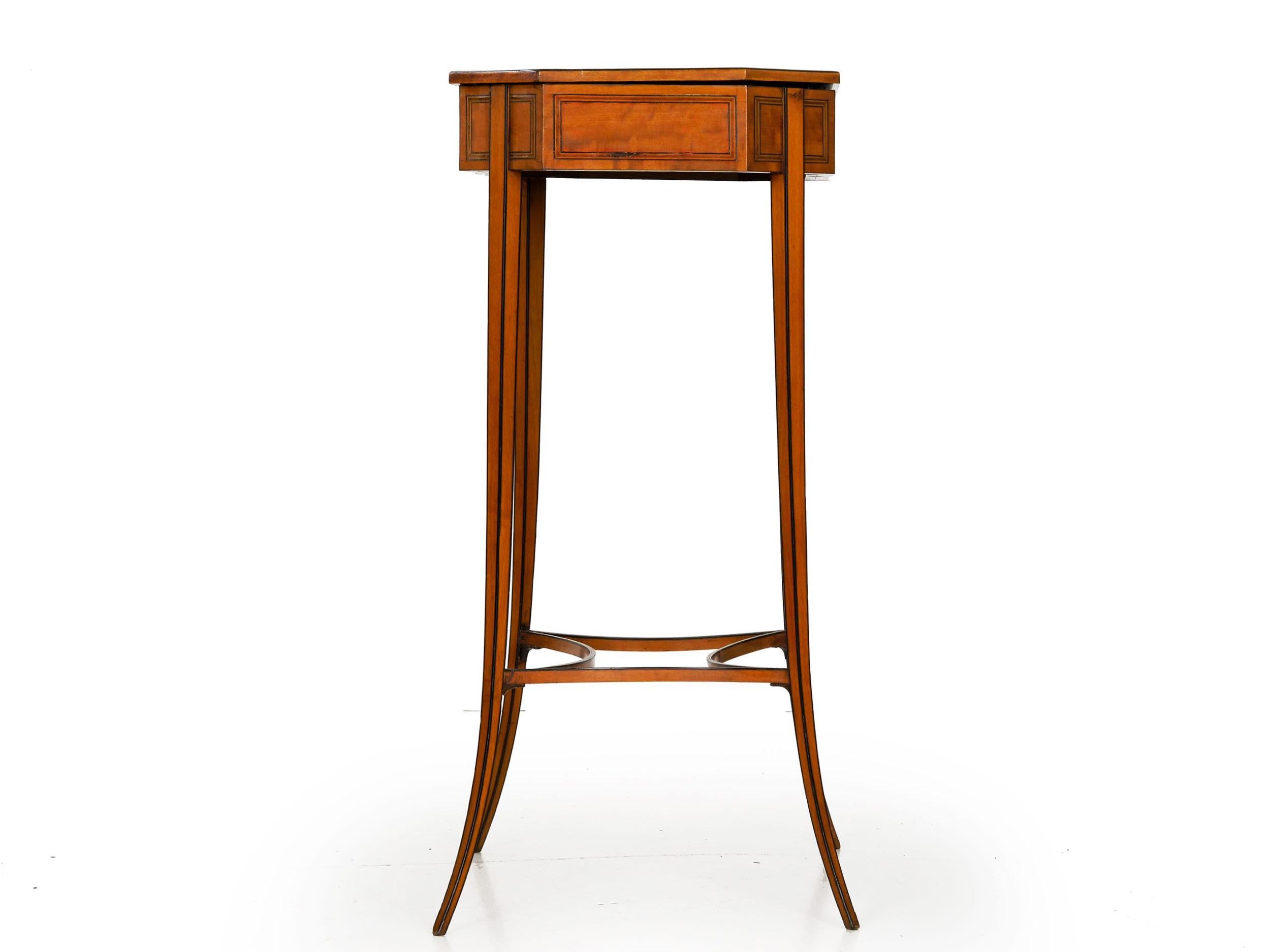 19th Century Regency Satinwood Octagonal Antique Accent Table, England, circa 1800