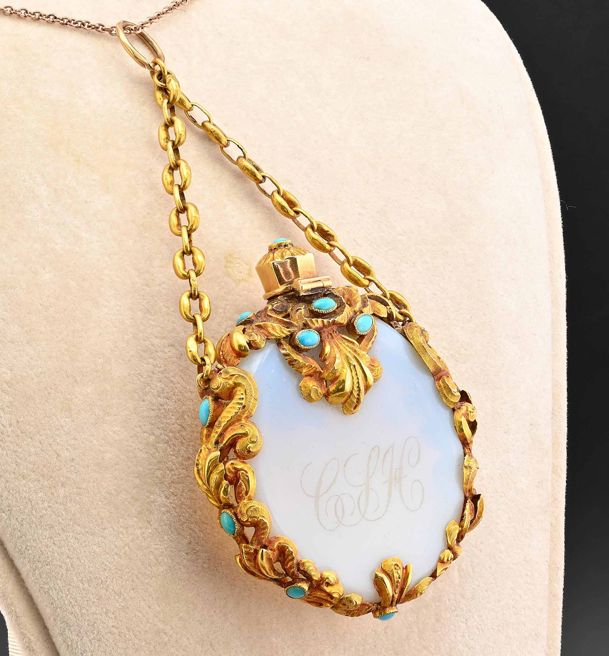 Regency Scent Bottle Azure Opaline Turquoise 15 Ct Gold Pendant In Good Condition For Sale In Napoli, IT