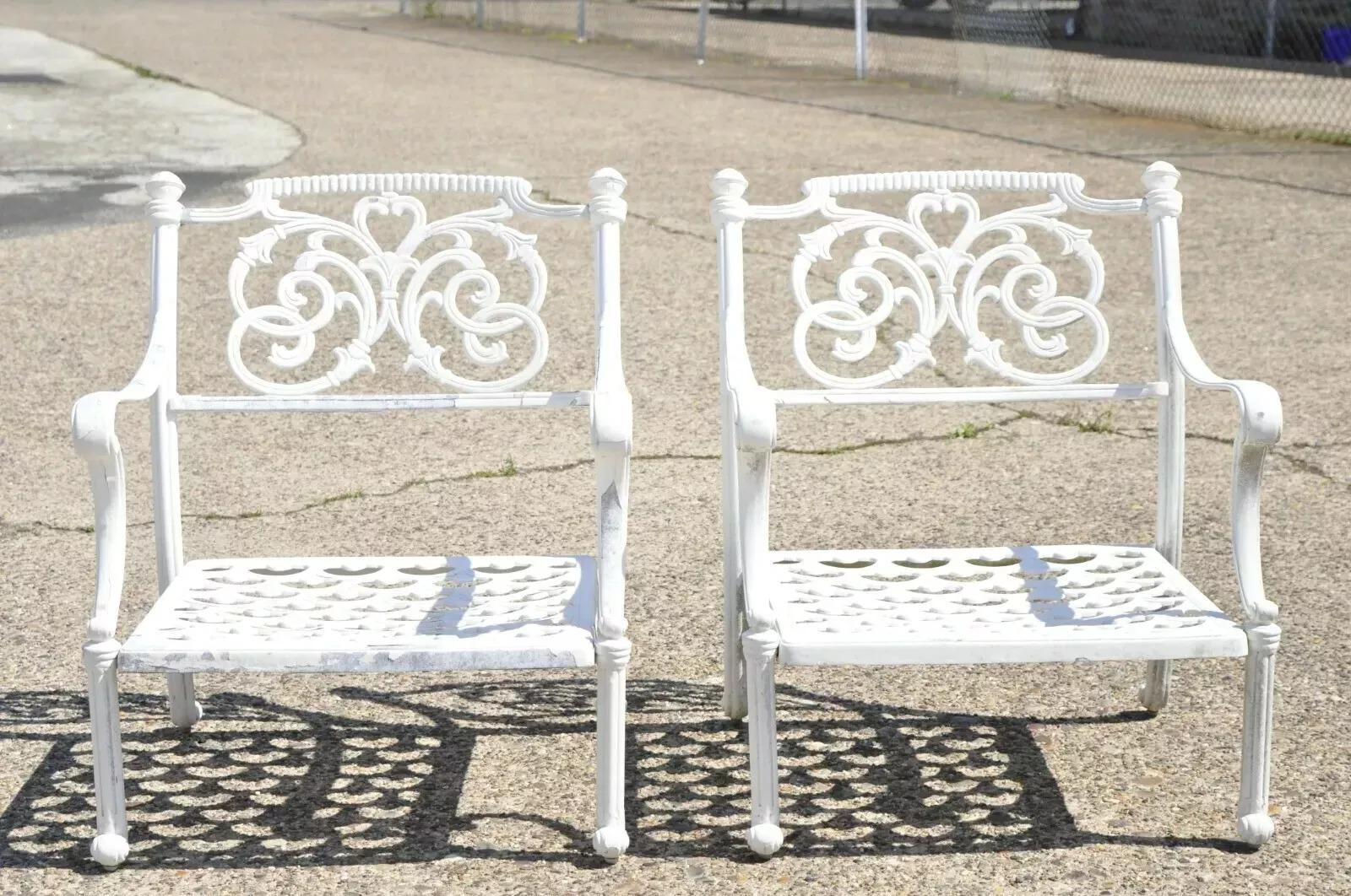 Poltroncine da giardino Regency in alluminio con ottomana - una coppia In condizioni buone in vendita a Philadelphia, PA