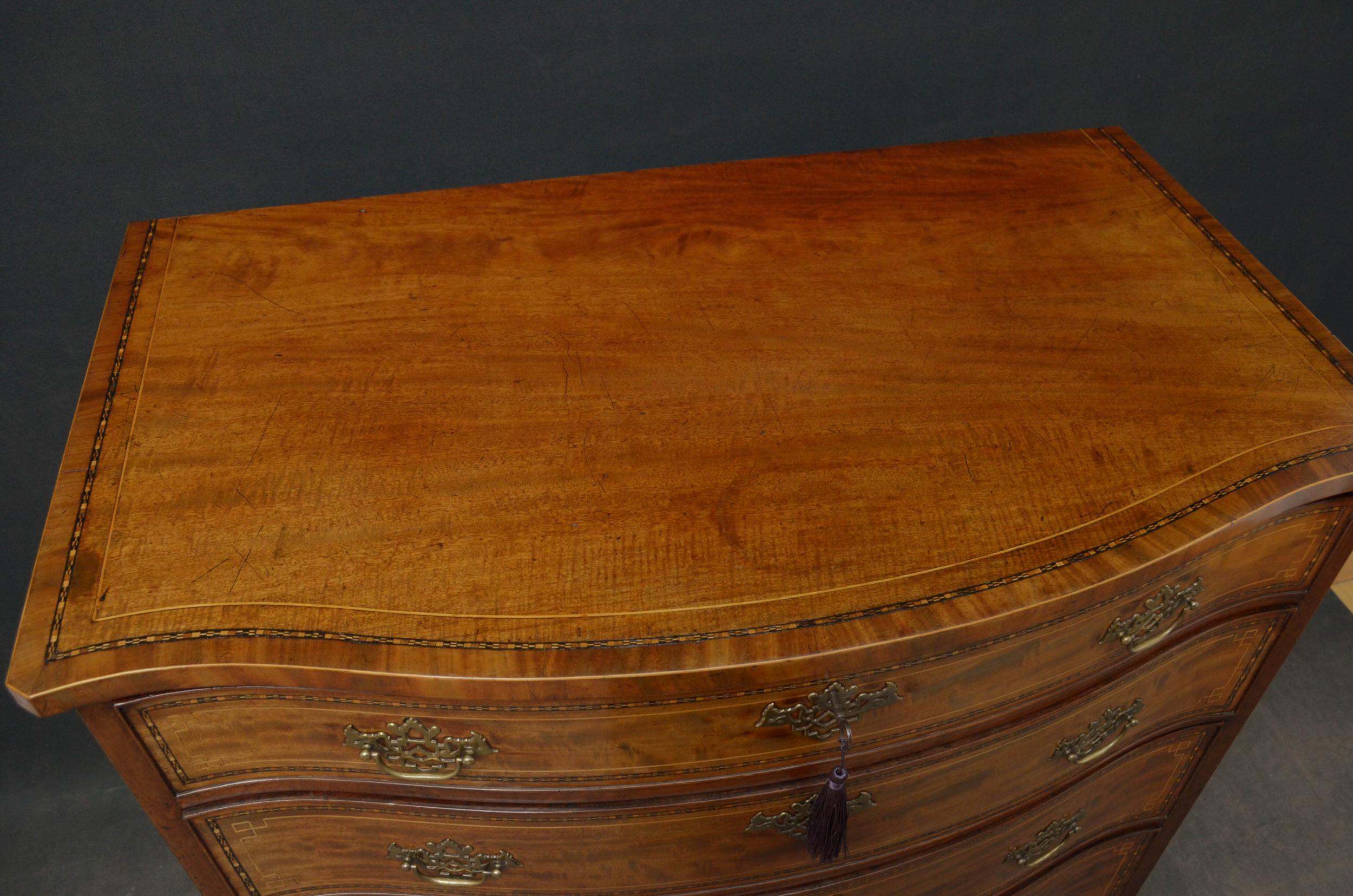 Regency Serpentine Mahogany Chest of Drawers In Good Condition For Sale In Whaley Bridge, GB