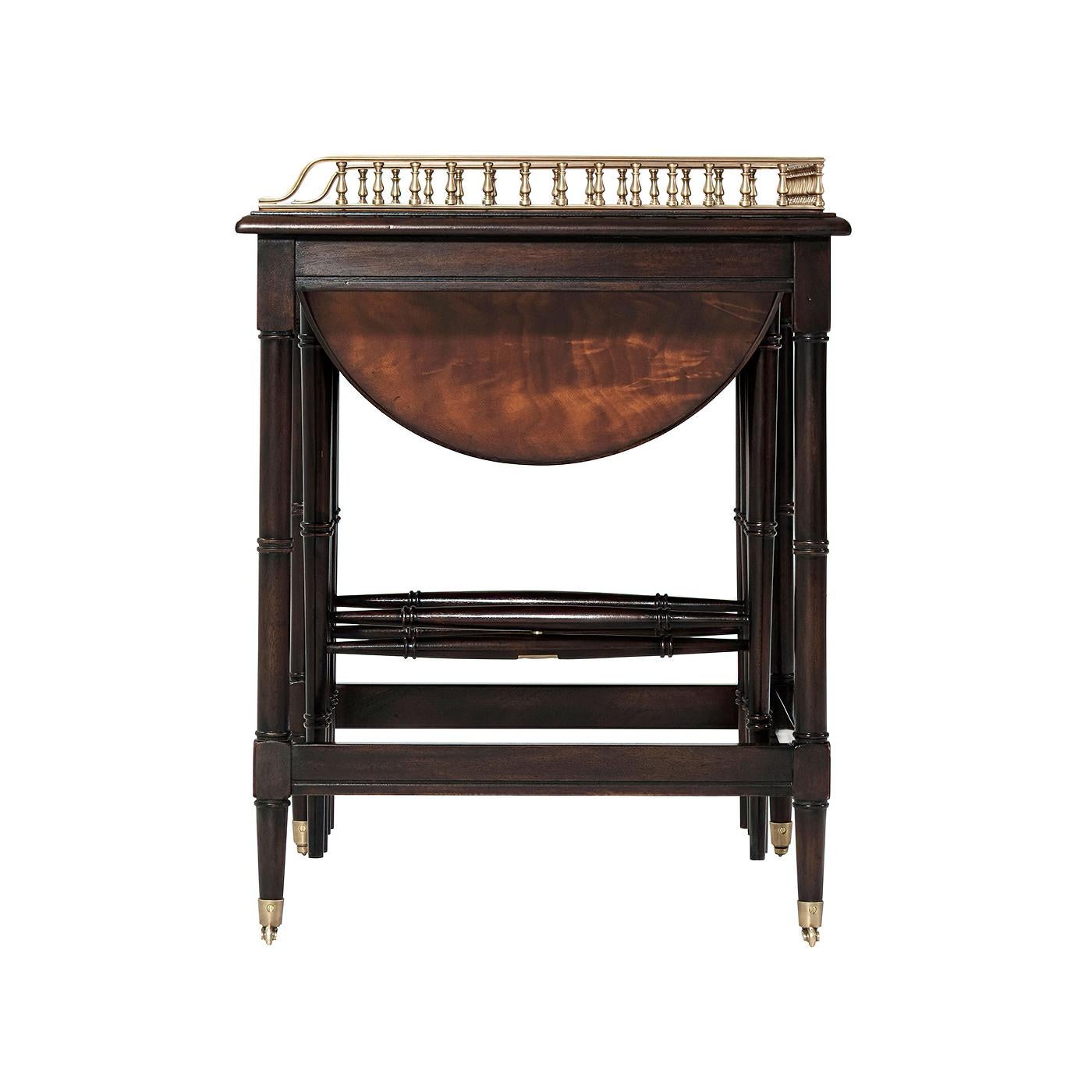 Ensemble de tables d'appoint Regency Neuf - En vente à Westwood, NJ