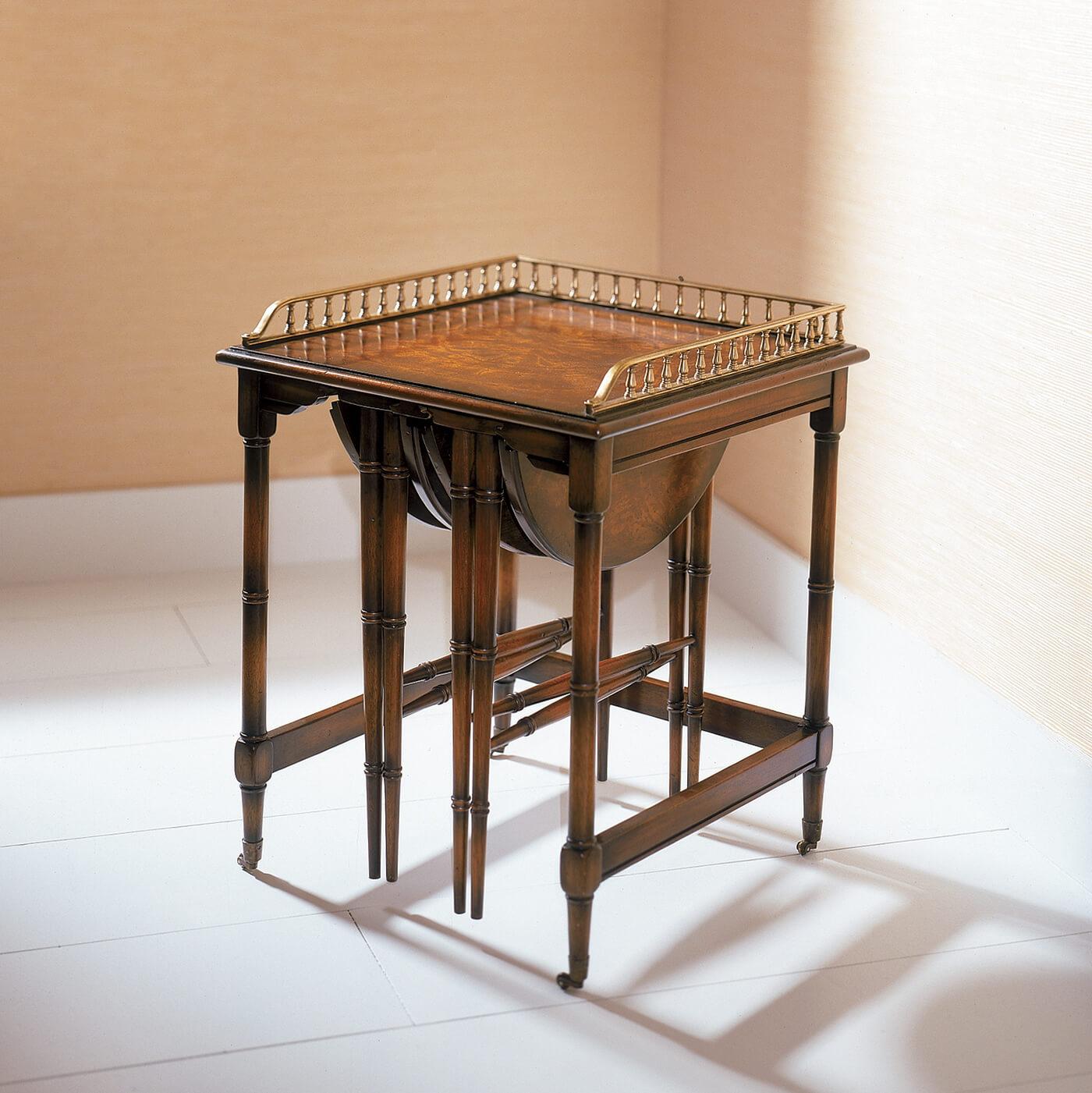 Ensemble de tables d'appoint Regency en vente 1