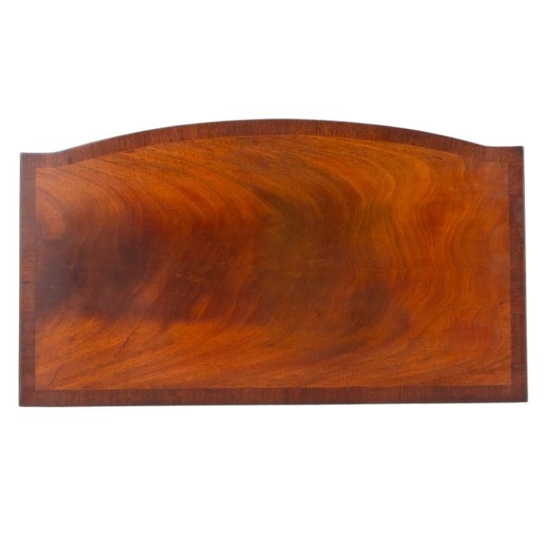 Regency Beistelltisch Bow Front Konsole Mahagoni (Regency Revival) im Angebot