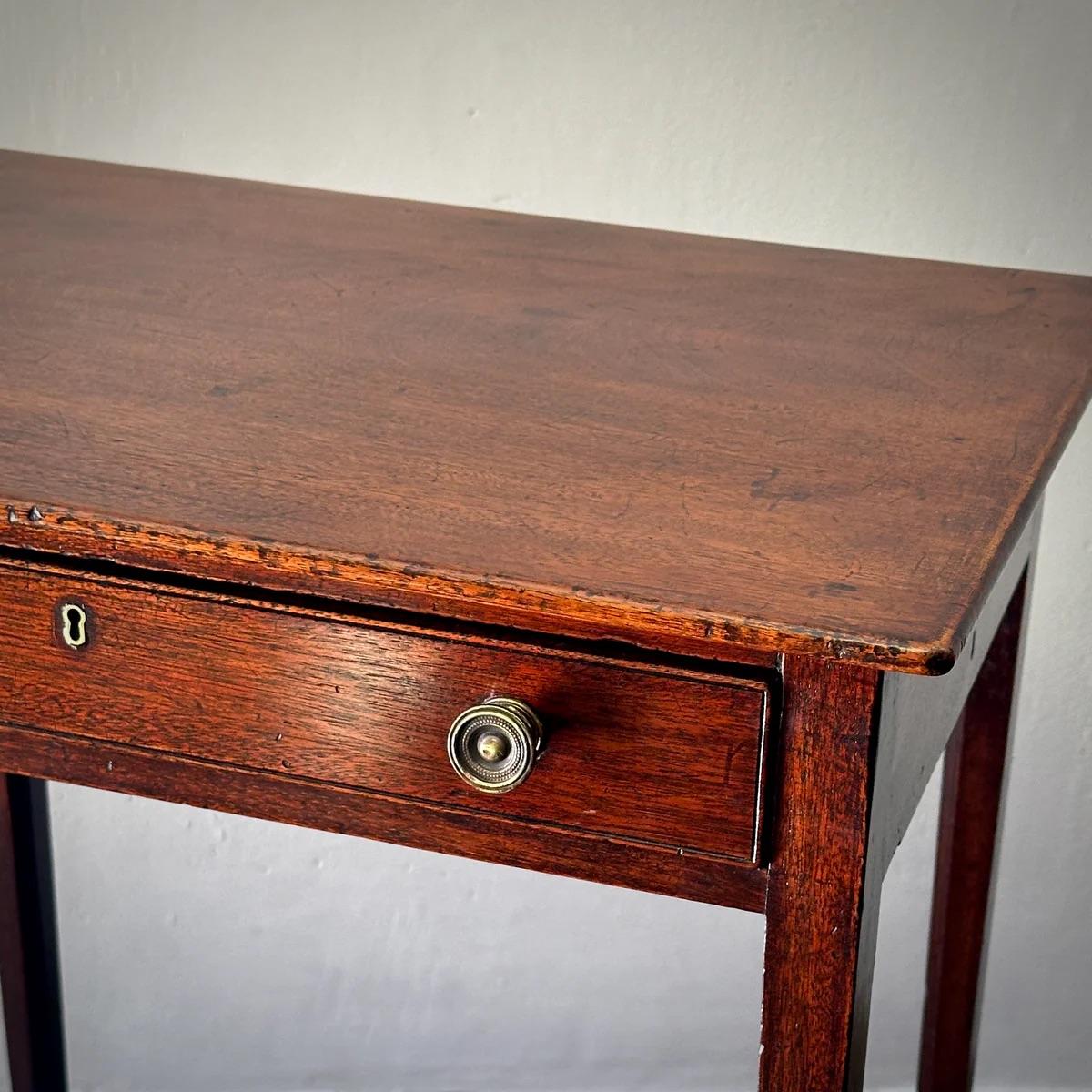 Table d'appoint Regency en vente 1