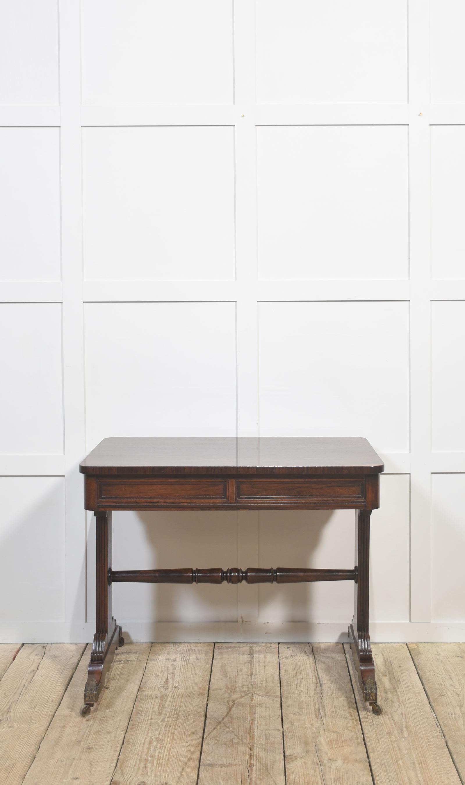 Mesa auxiliar Regency en venta 3
