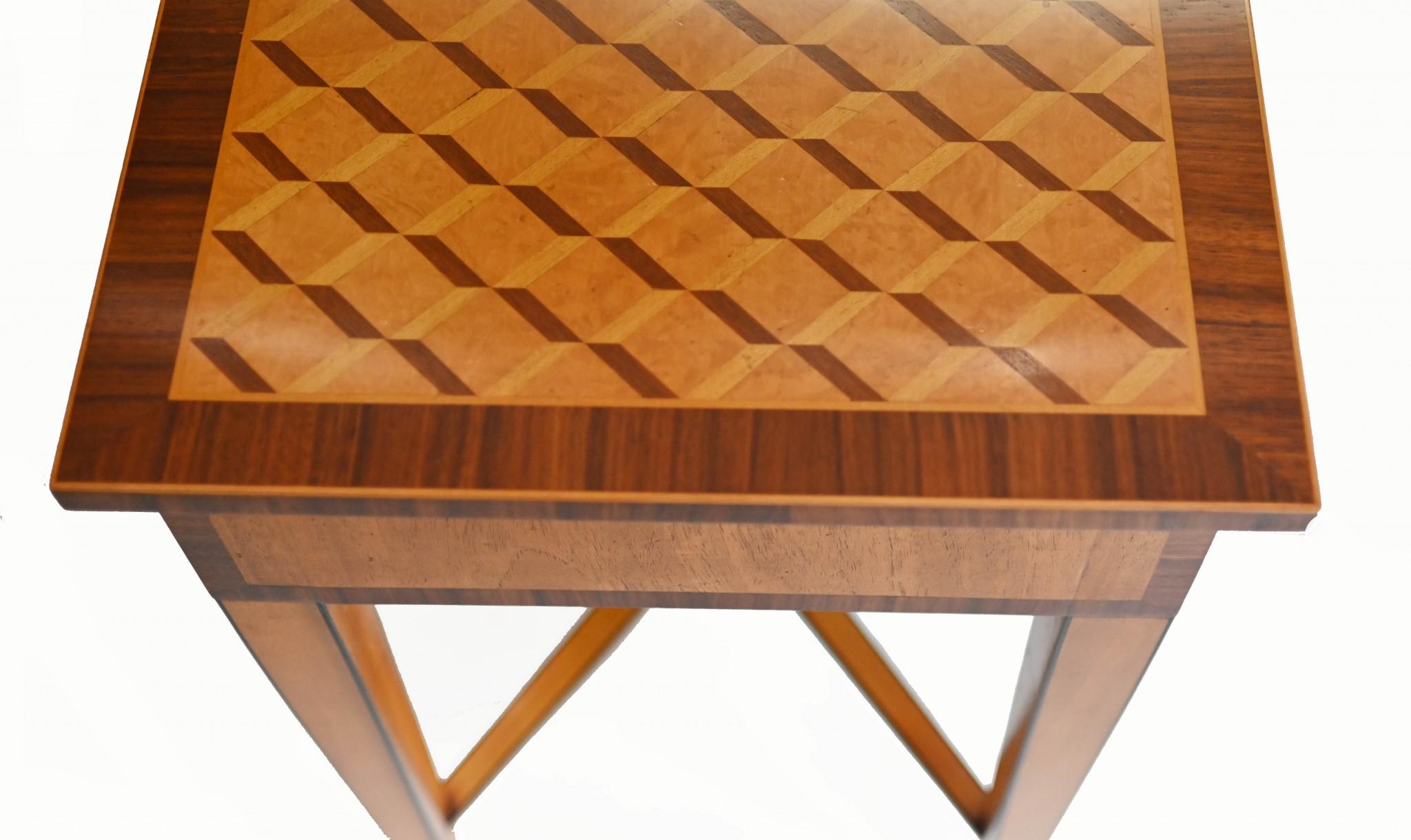 Citronnier Tables d'appoint Regency Table d'appoint en marqueterie de bois de satin en vente