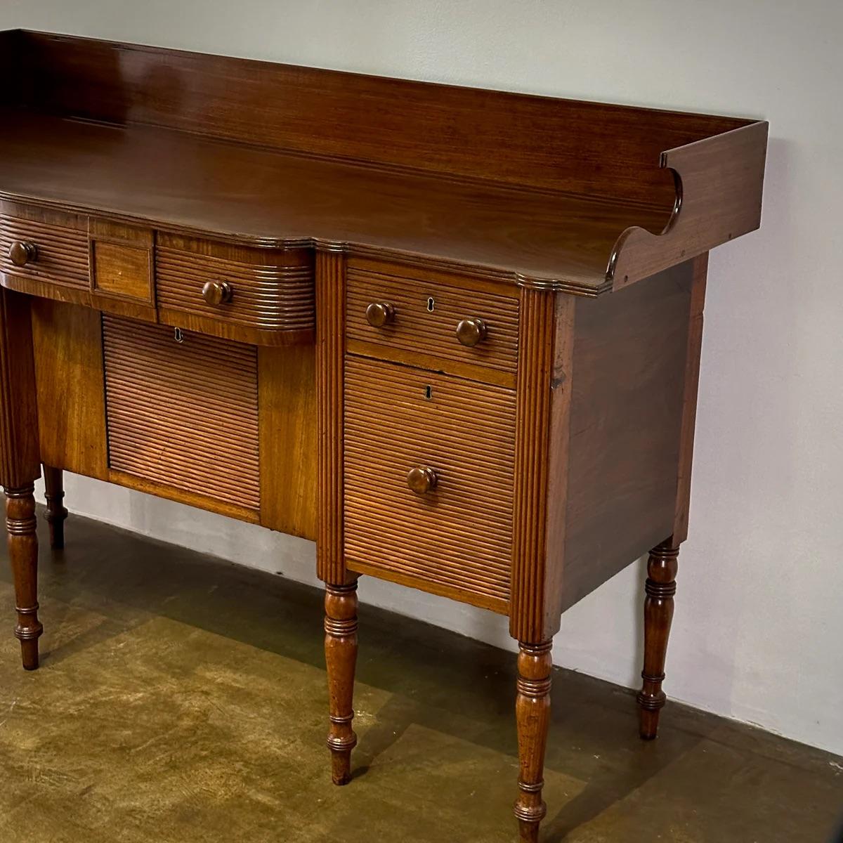 Credenza Regency in vendita 1