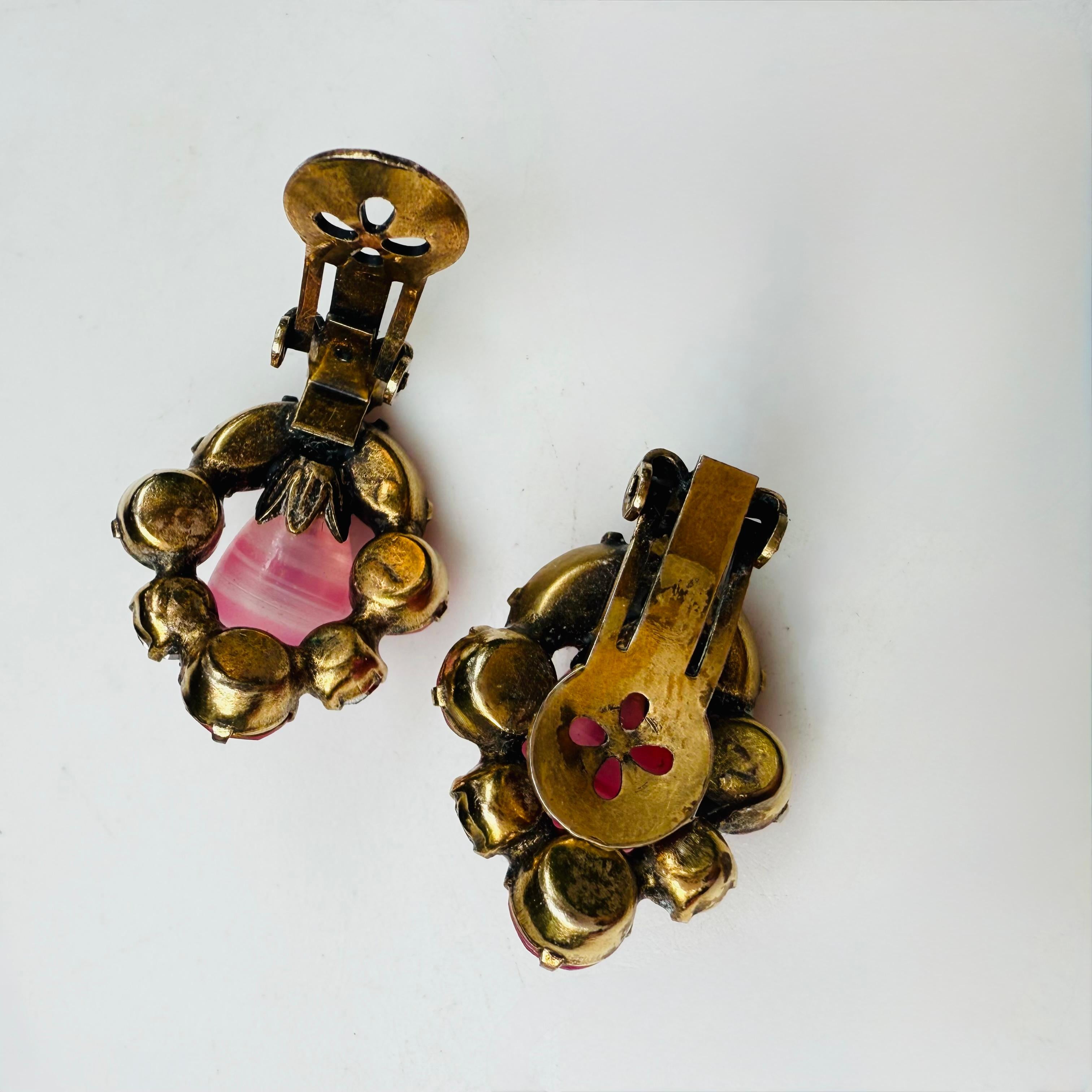 Regency, Signed Designer Pink Poured Pear Glass & Rhinestone Demi Set für Damen oder Herren im Angebot