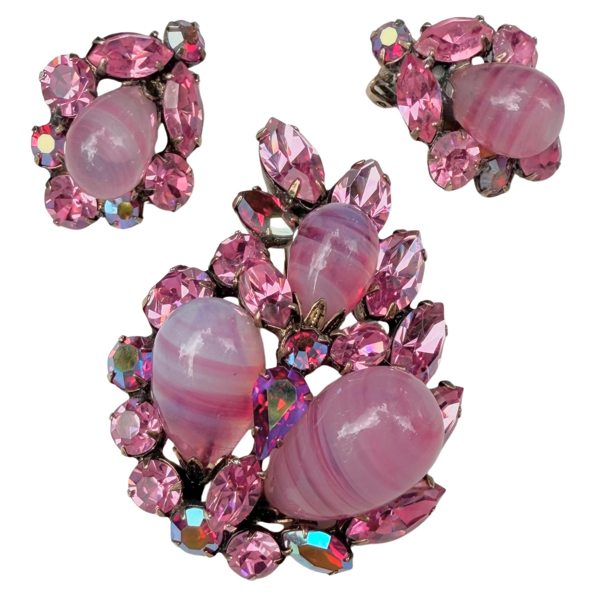 Regency, Signed Designer Pink Poured Pear Glass & Rhinestone Demi Set im Angebot