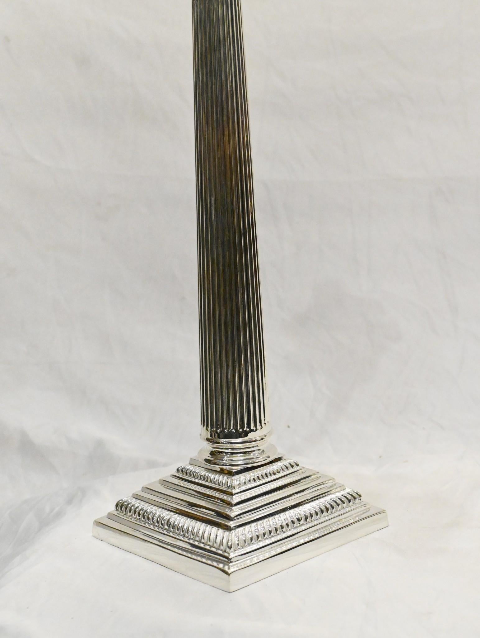 Candelabri Regency in silver plate Candele a colonna dorica in vendita 6