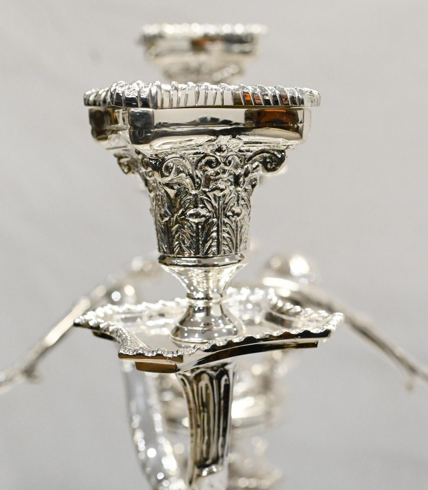 Candelabri Regency in silver plate Candele a colonna dorica in vendita 8