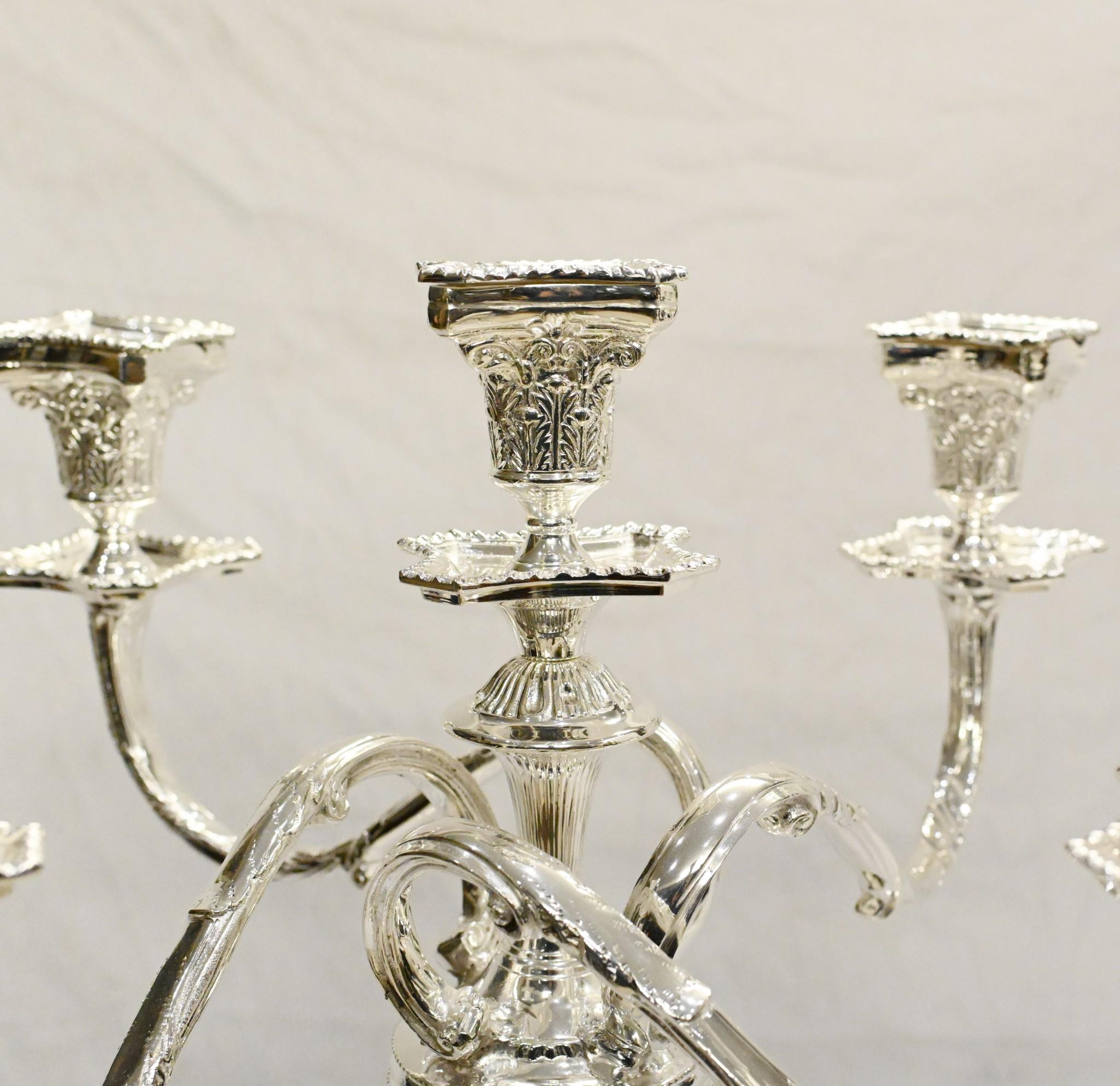 Candelabri Regency in silver plate Candele a colonna dorica in vendita 3