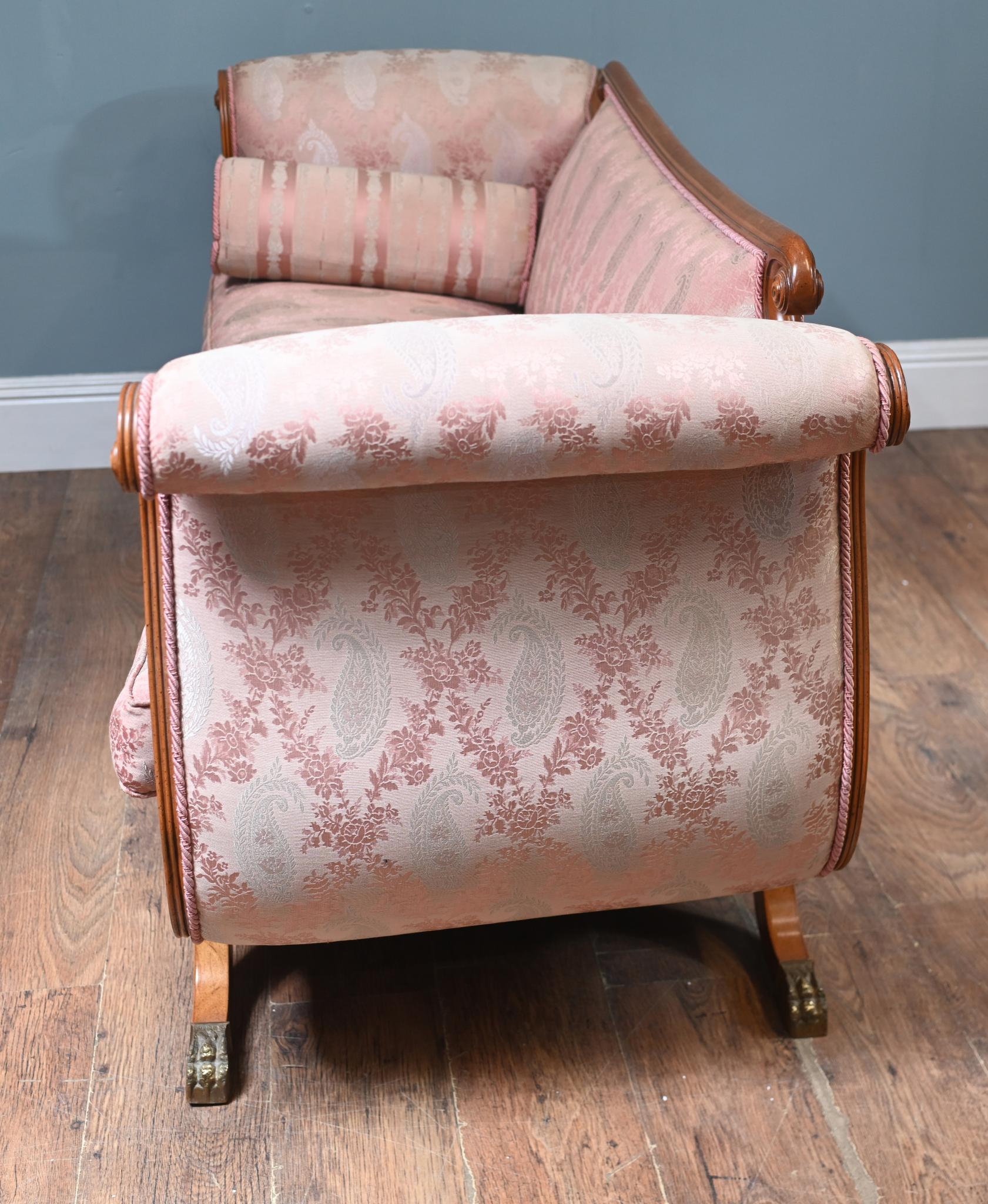 Canapé de style Regency Canapé de jour en noyer Thomas Hope 1810 en vente 5