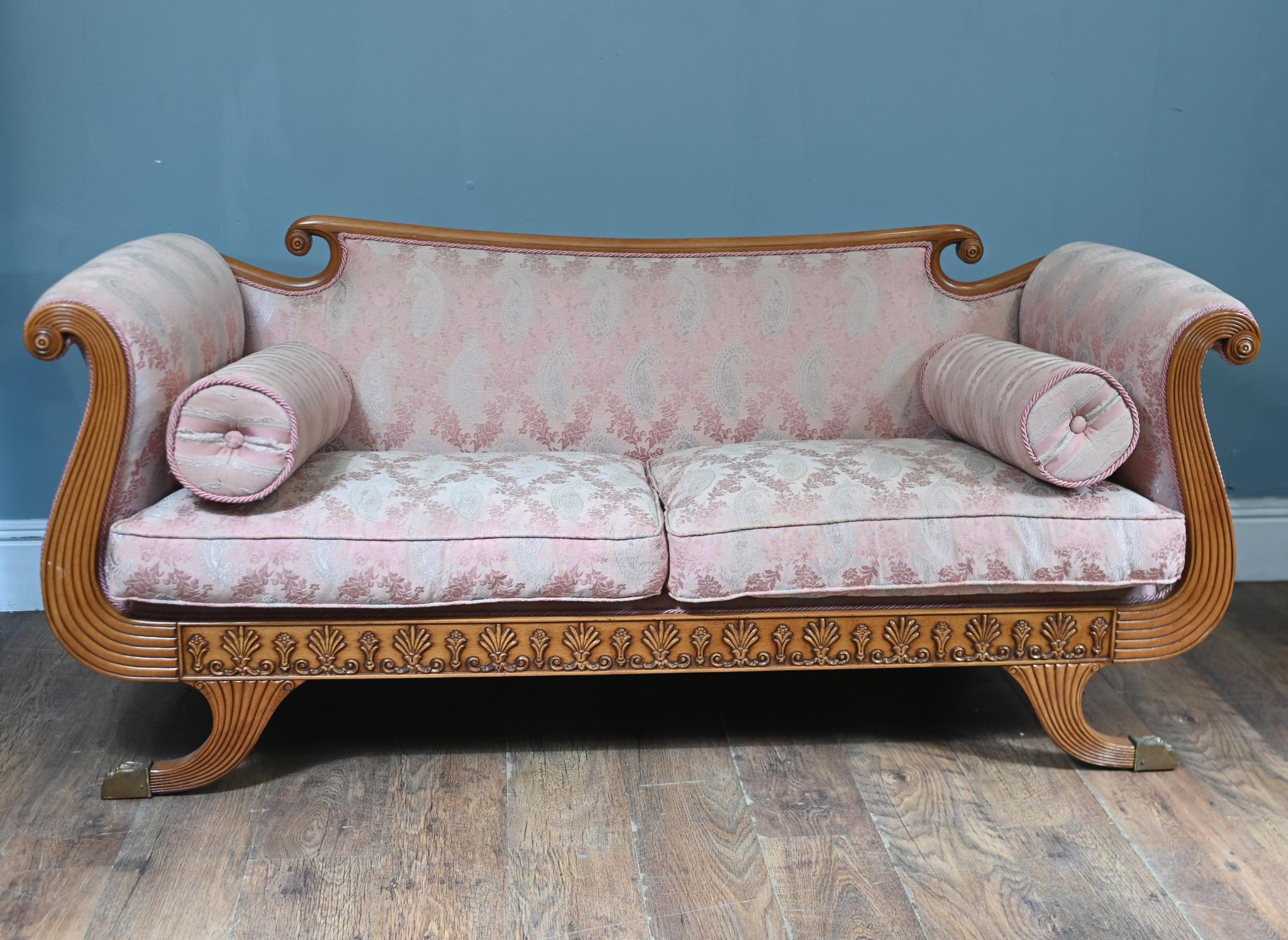 Canapé de style Regency Canapé de jour en noyer Thomas Hope 1810 en vente 1