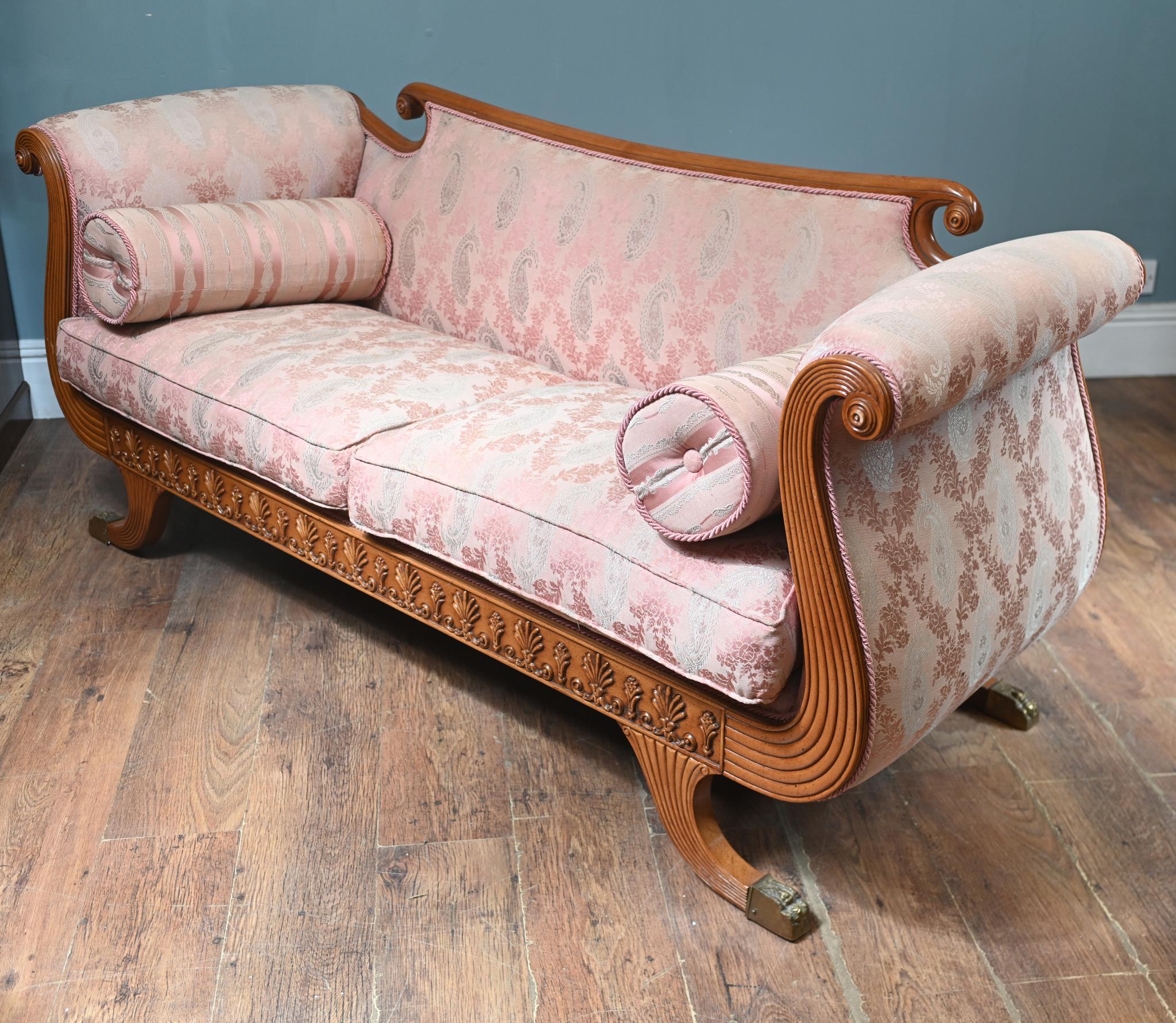 Canapé de style Regency Canapé de jour en noyer Thomas Hope 1810 en vente 4