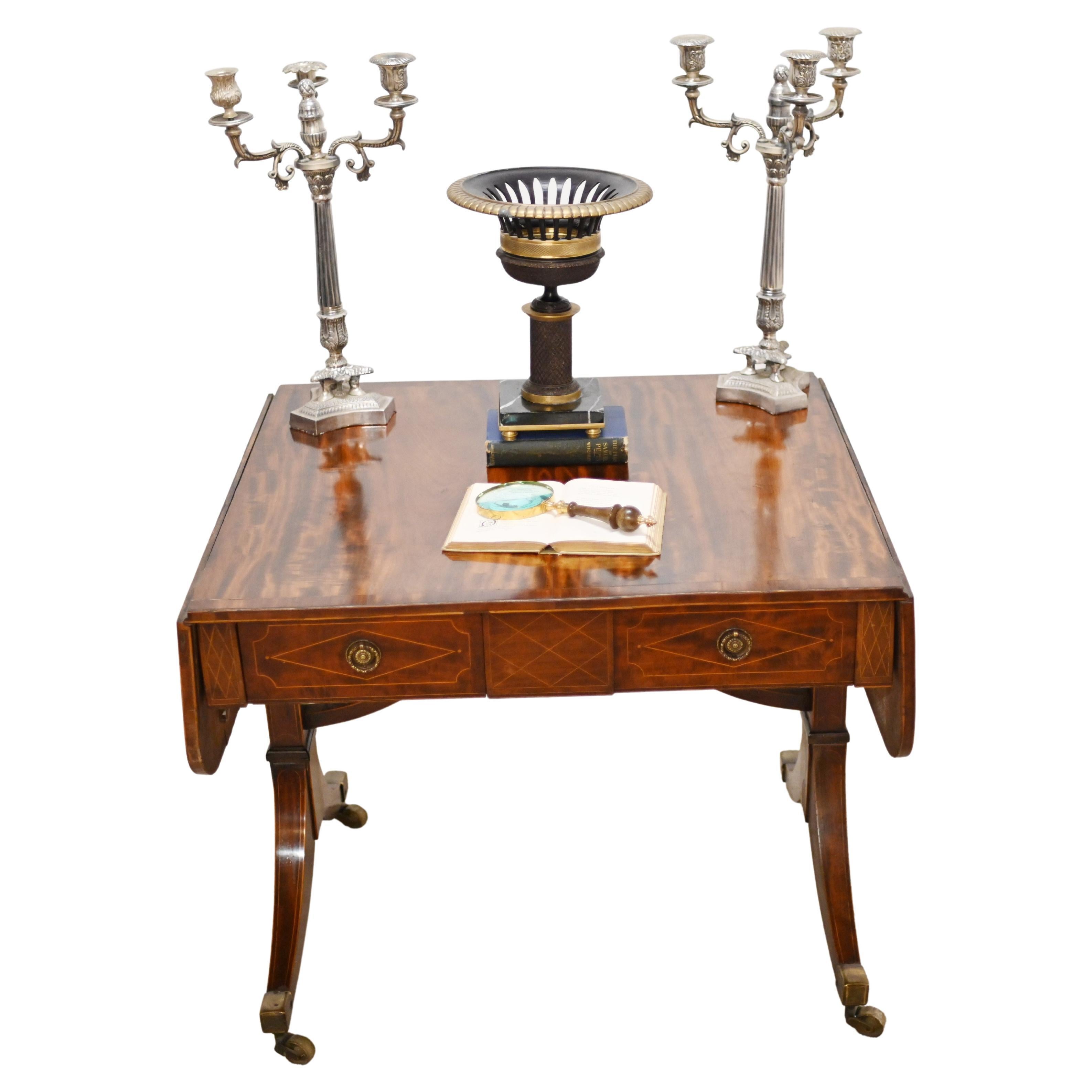 Regency-Sofatisch aus Mahagoni, antike Möbel im Angebot