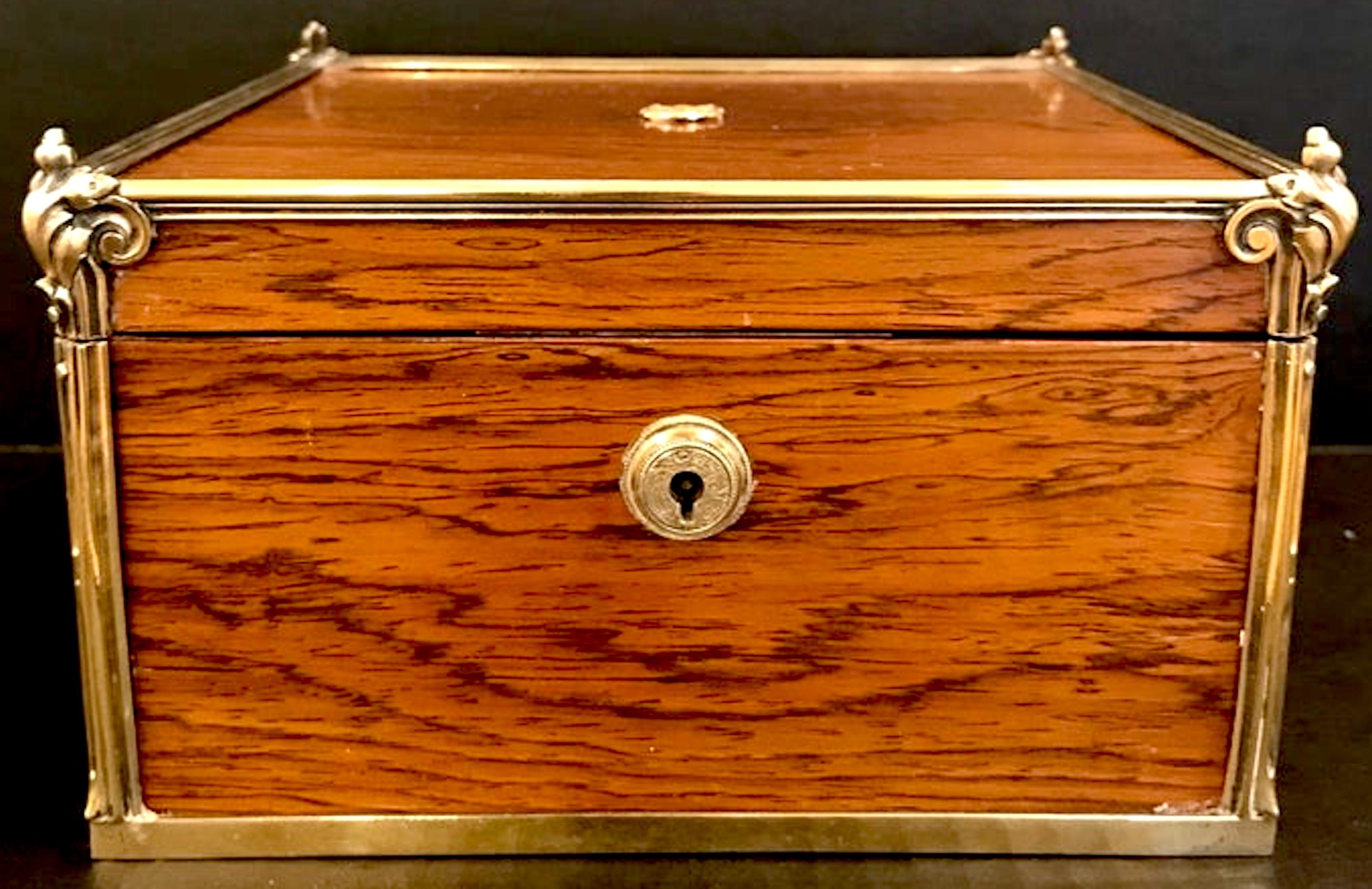 Caja de Amboyna de la Regencia Paul Storr, Londres, 1813, Escudo de Armas Real Georgiano en venta