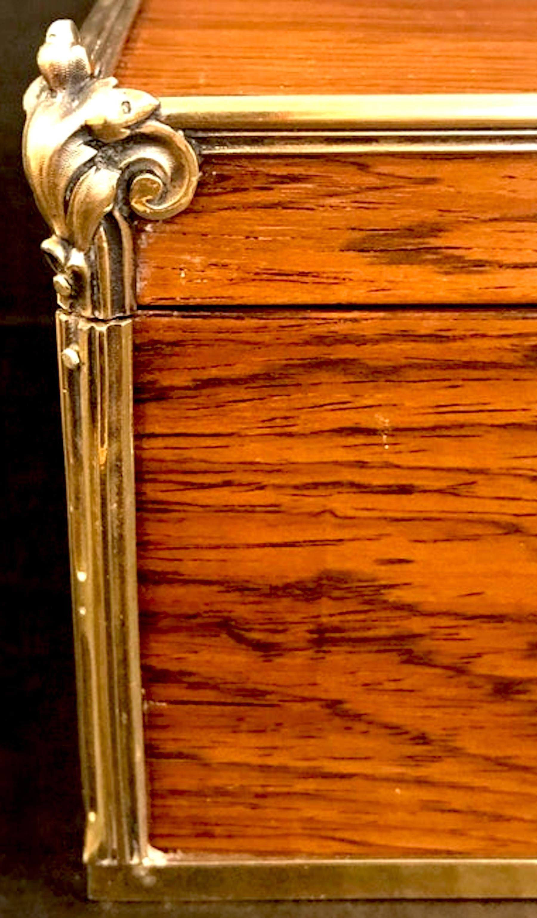 Caja de Amboyna de la Regencia Paul Storr, Londres, 1813, Escudo de Armas Real Dorado en venta
