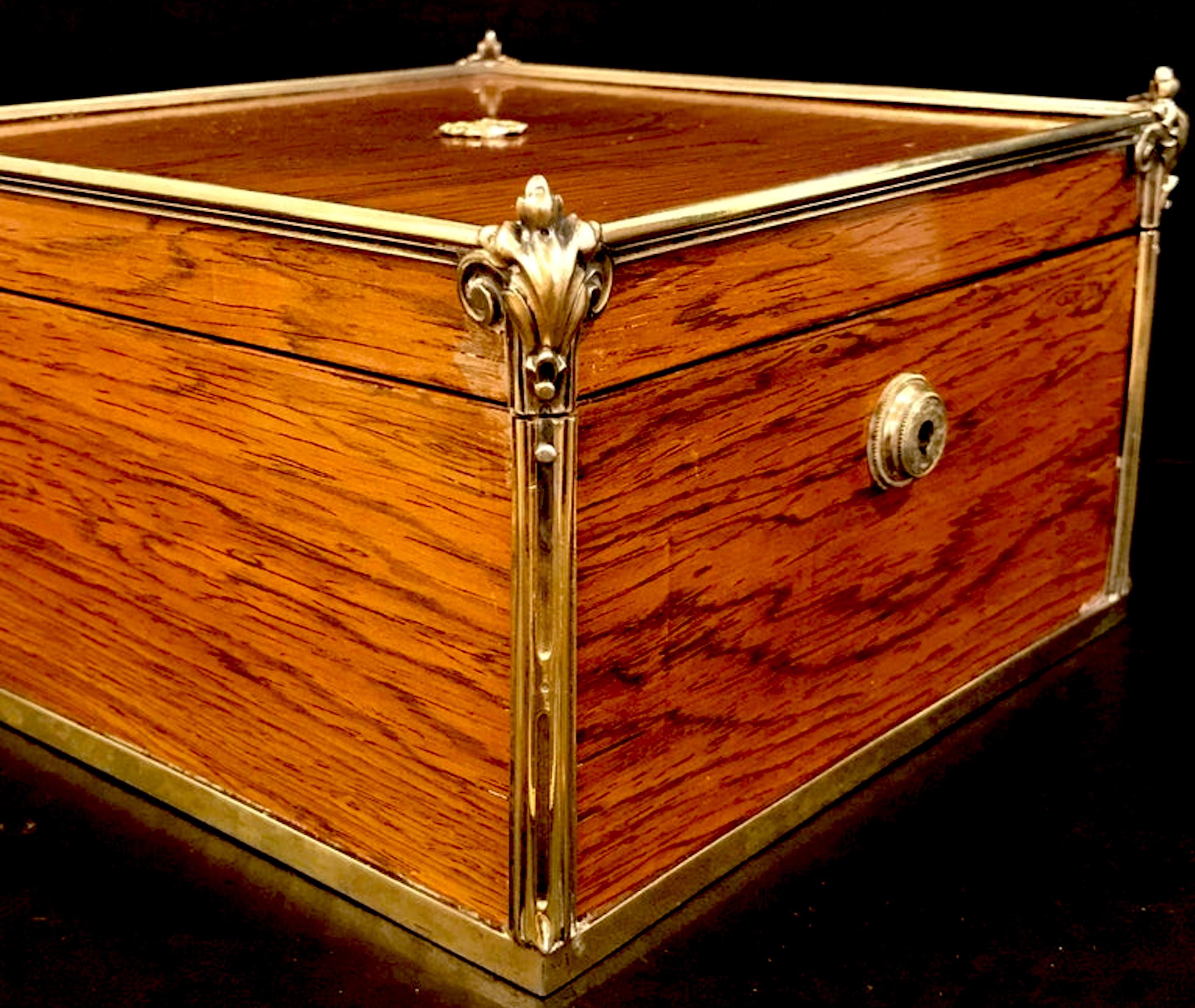 Caja de Amboyna de la Regencia Paul Storr, Londres, 1813, Escudo de Armas Real siglo XIX en venta