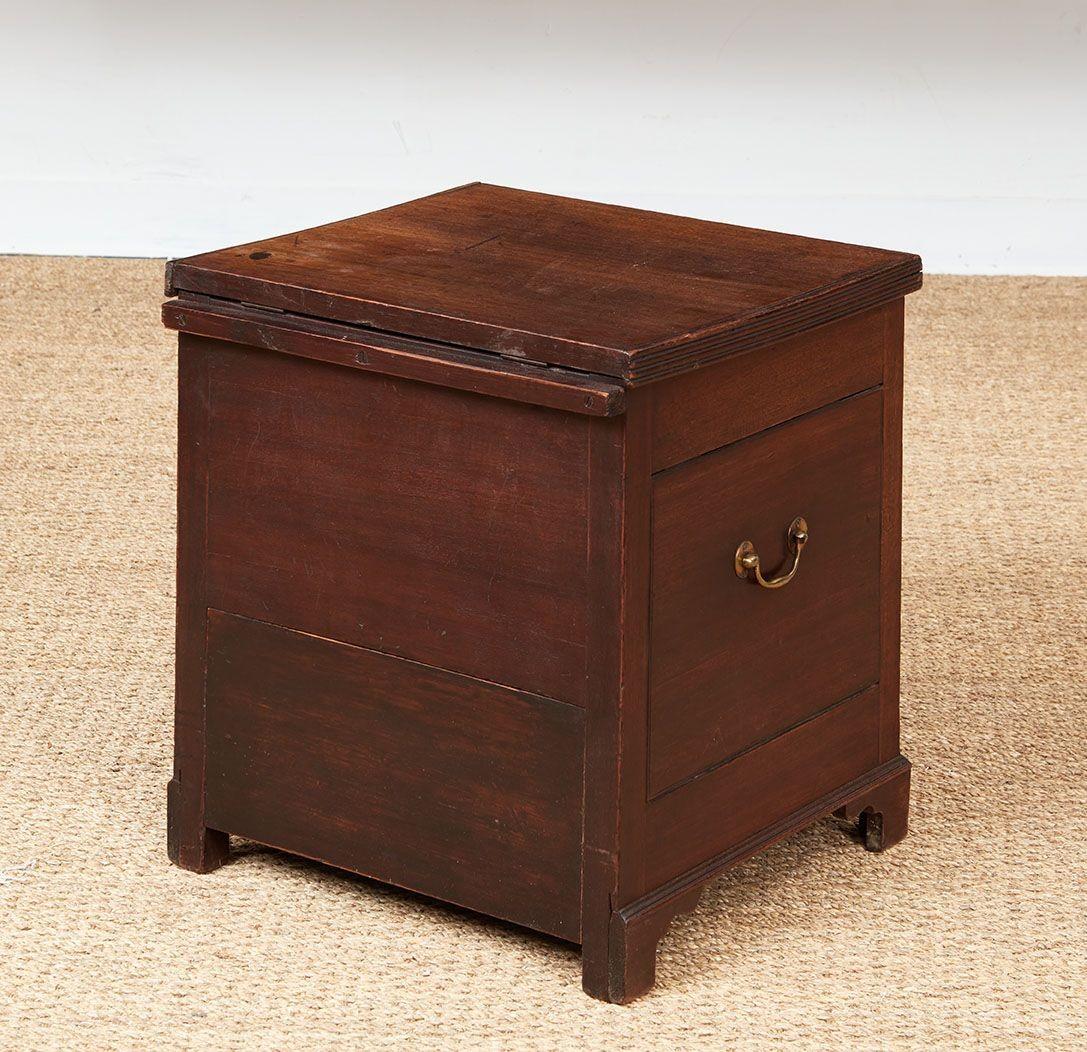 Boîte à tabouret Regency en vente 7