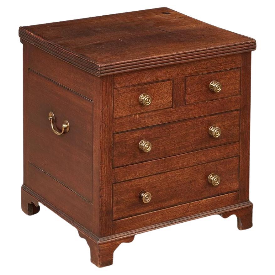 Boîte à tabouret Regency en vente