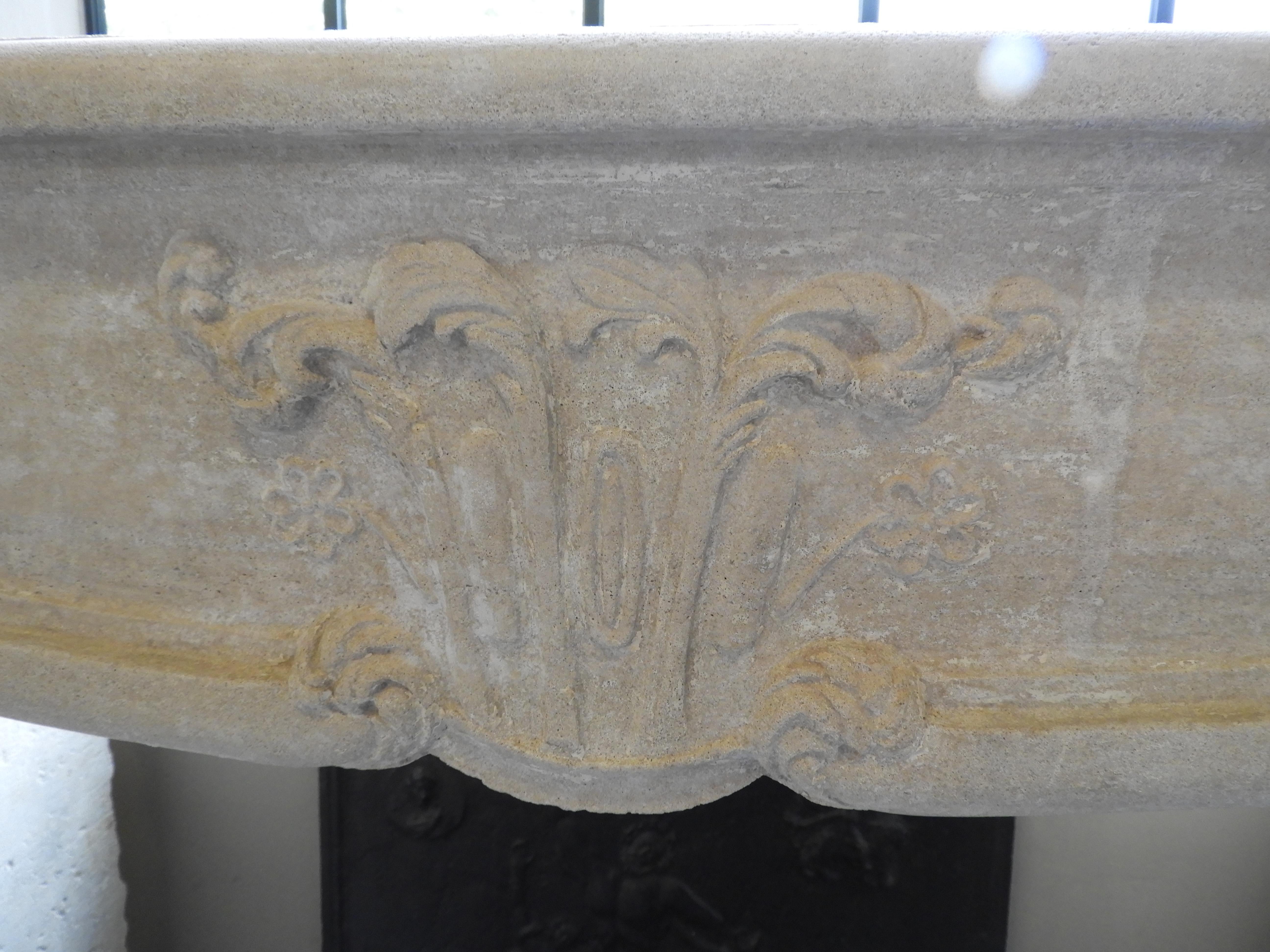Regency Style, 19th Century Fireplace in French Limestone In Excellent Condition For Sale In Zedelgem, BE
