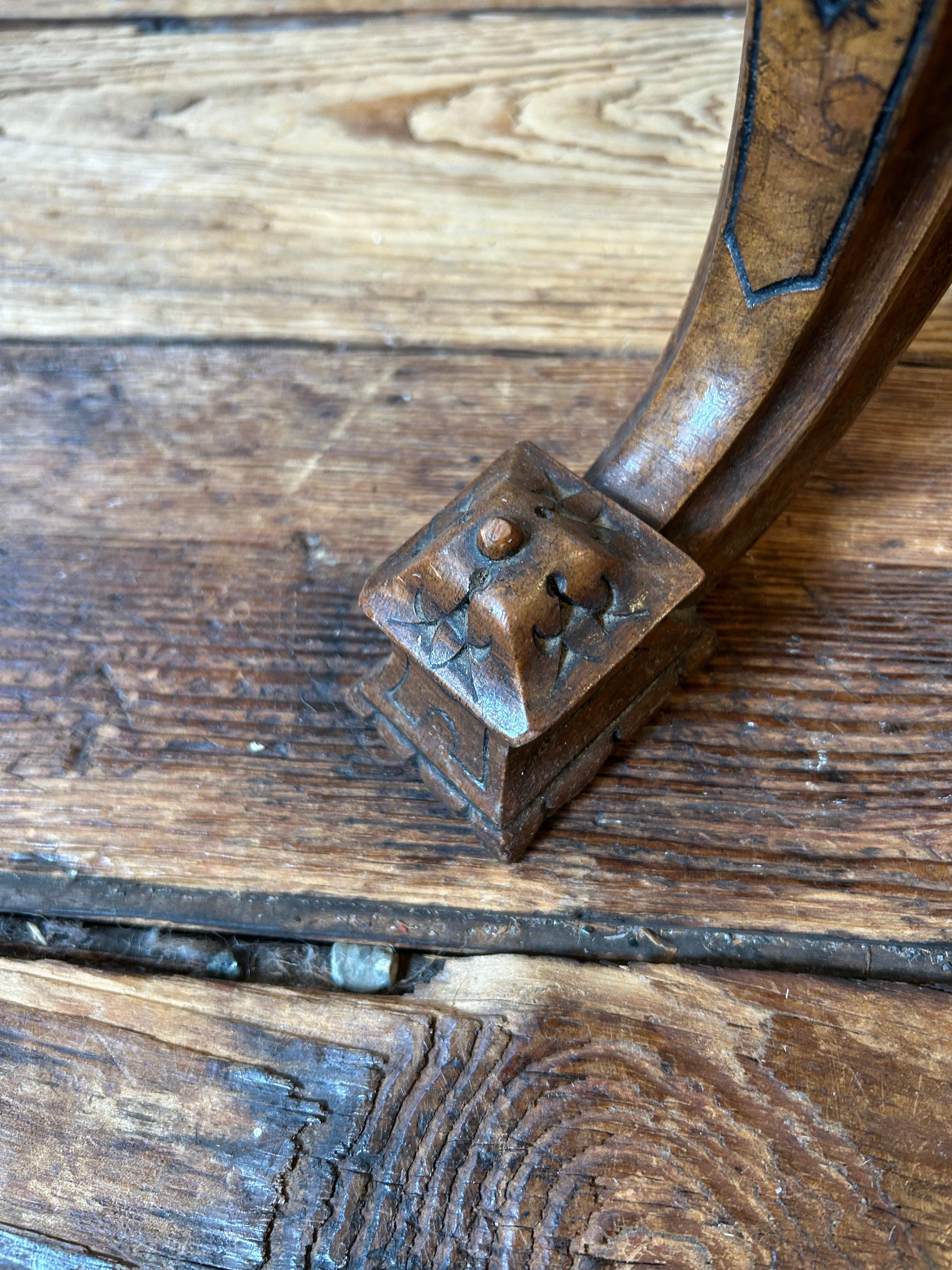 Fruitiers Table d'appoint octogonale ancienne de style Régence en bois fruitier brossé en vente