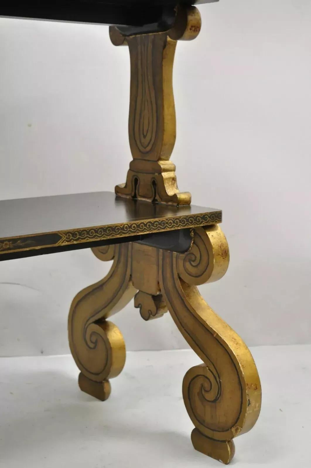 Libreria scaffale Curio in stile Regency nero e oro a 3 livelli - una coppia in vendita 5