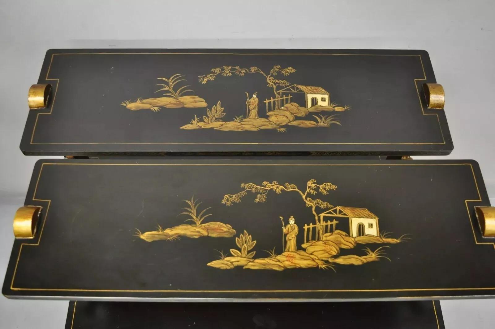 Legno Libreria scaffale Curio in stile Regency nero e oro a 3 livelli - una coppia in vendita