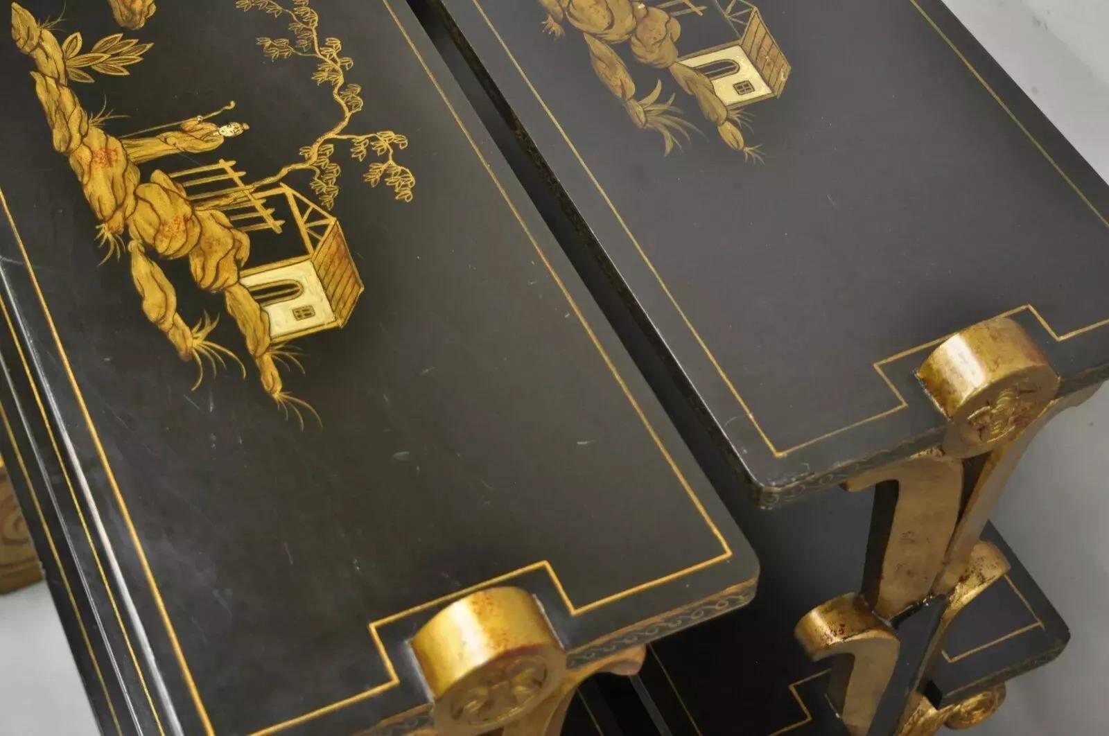 Libreria scaffale Curio in stile Regency nero e oro a 3 livelli - una coppia in vendita 2