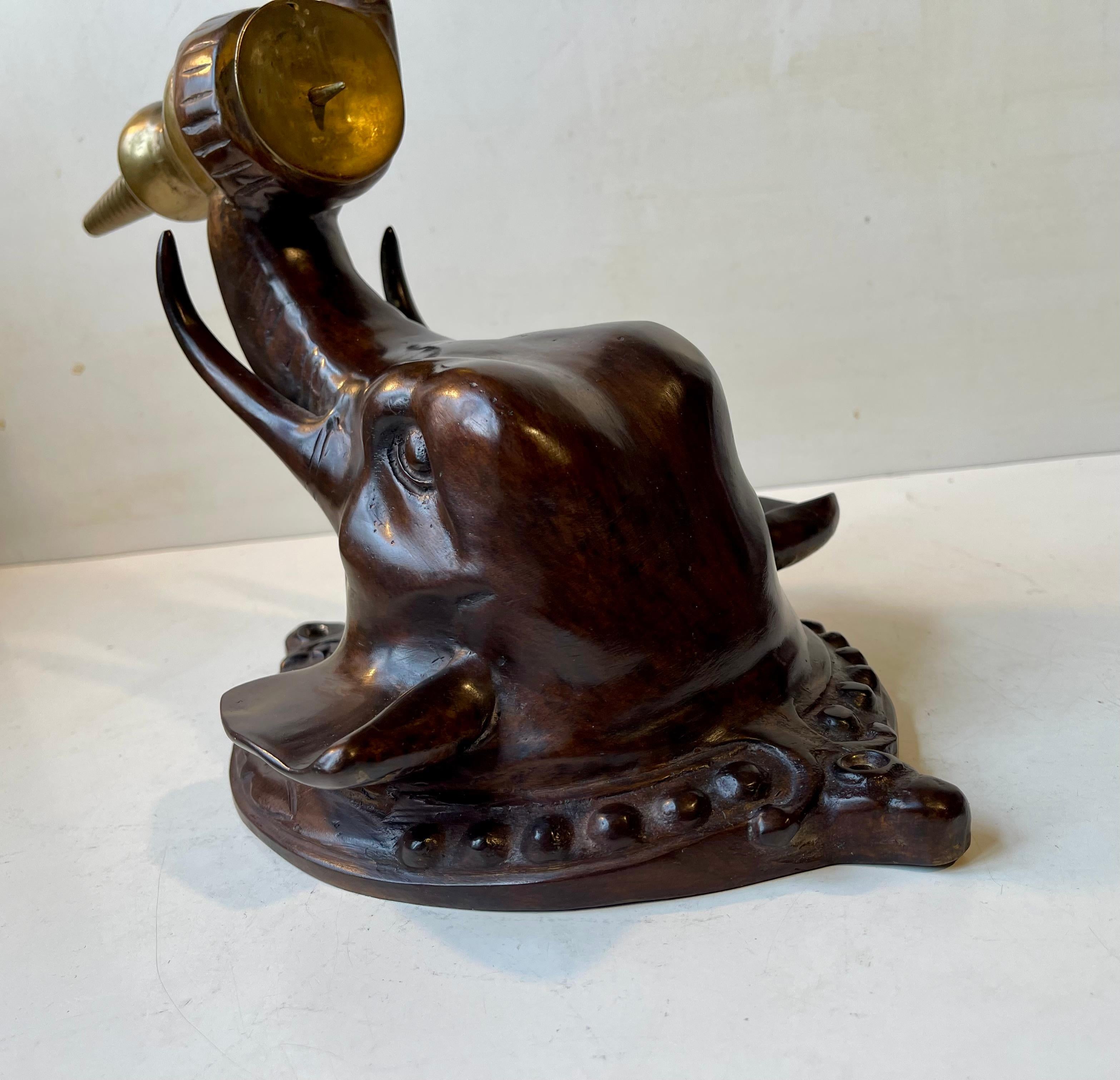 Sconcese portacandele Elefante in bronzo in stile Regency in vendita 3