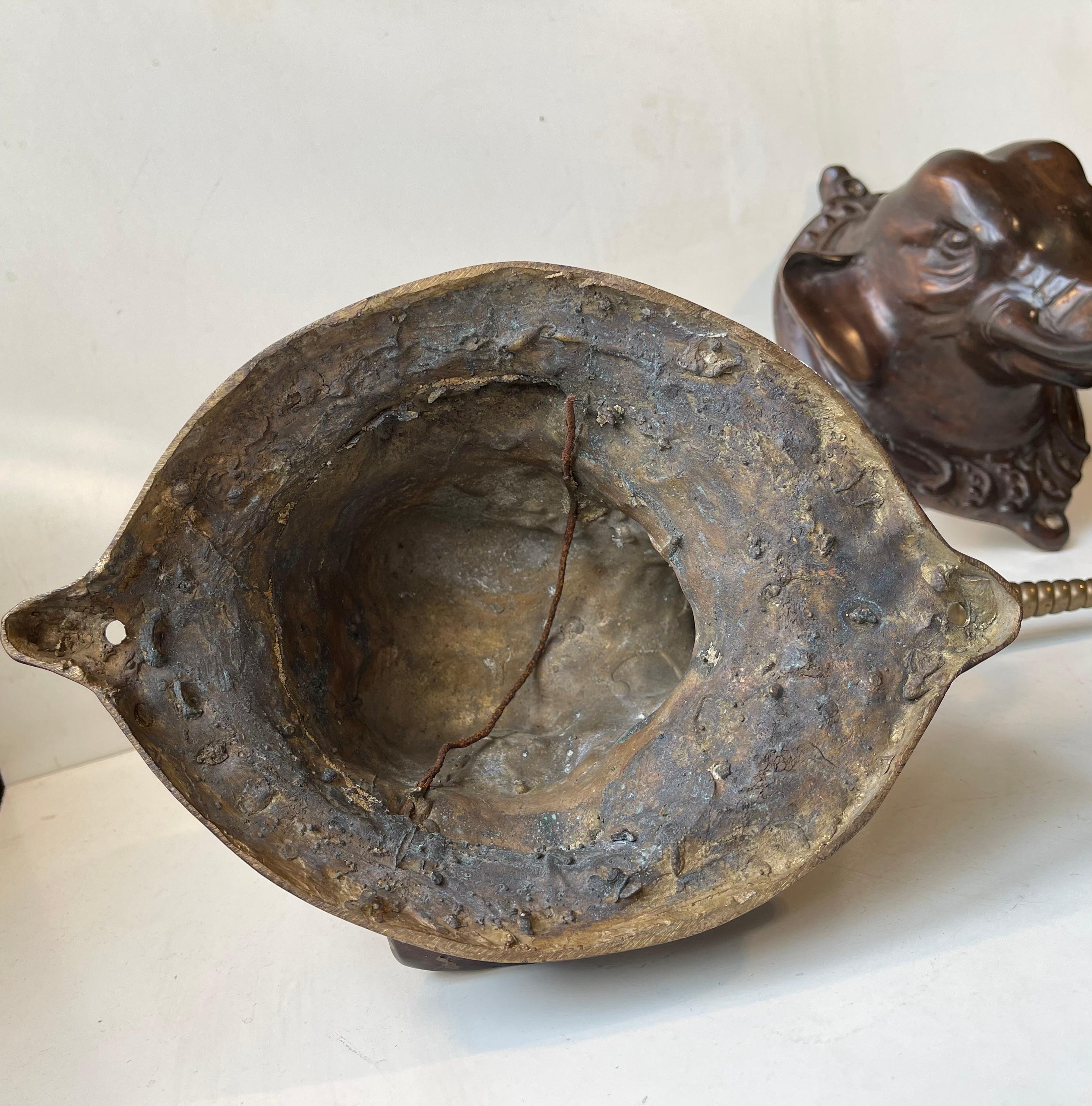 Sconcese portacandele Elefante in bronzo in stile Regency in vendita 7