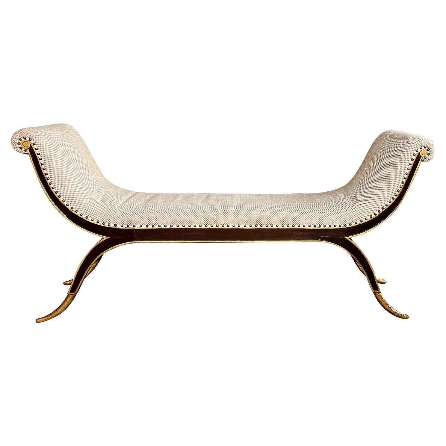 Panca in stile Regency laccata marrone e dorata con sostegni stellati