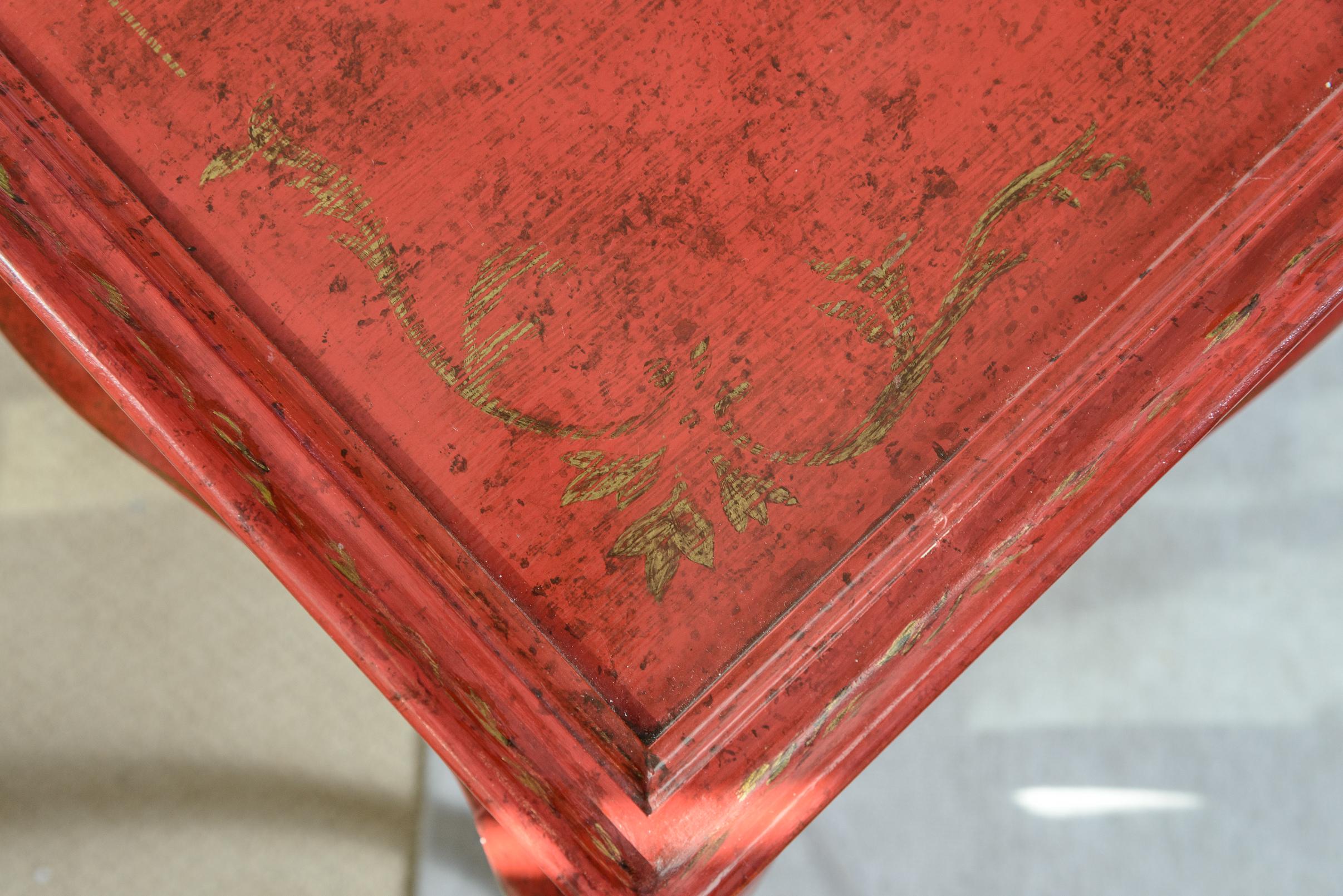 20th Century Regency Style Center Table with Chinese Red Lacquered &Gold Decor For Sale